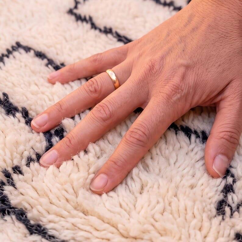 Handmade traditional pure wool rug size 2/3 m