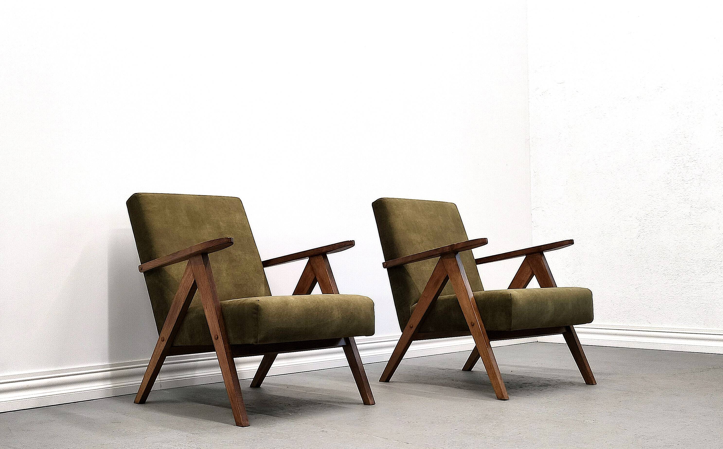 Mid Century Easy Chair Model B - 310 Var in Forest Green Velvet