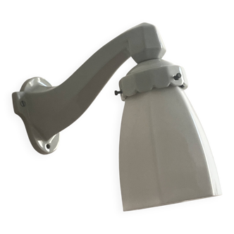 Applique murale art-déco en céramique et opaline