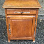 Buffet commode vintage en bois massif du XIXème siècle
