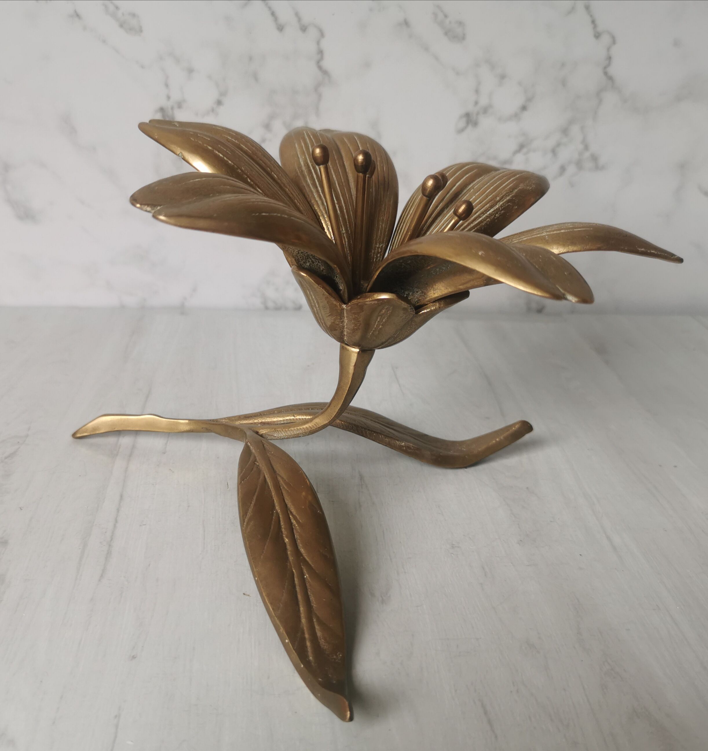 Brass ashtray fleur de lys with petals