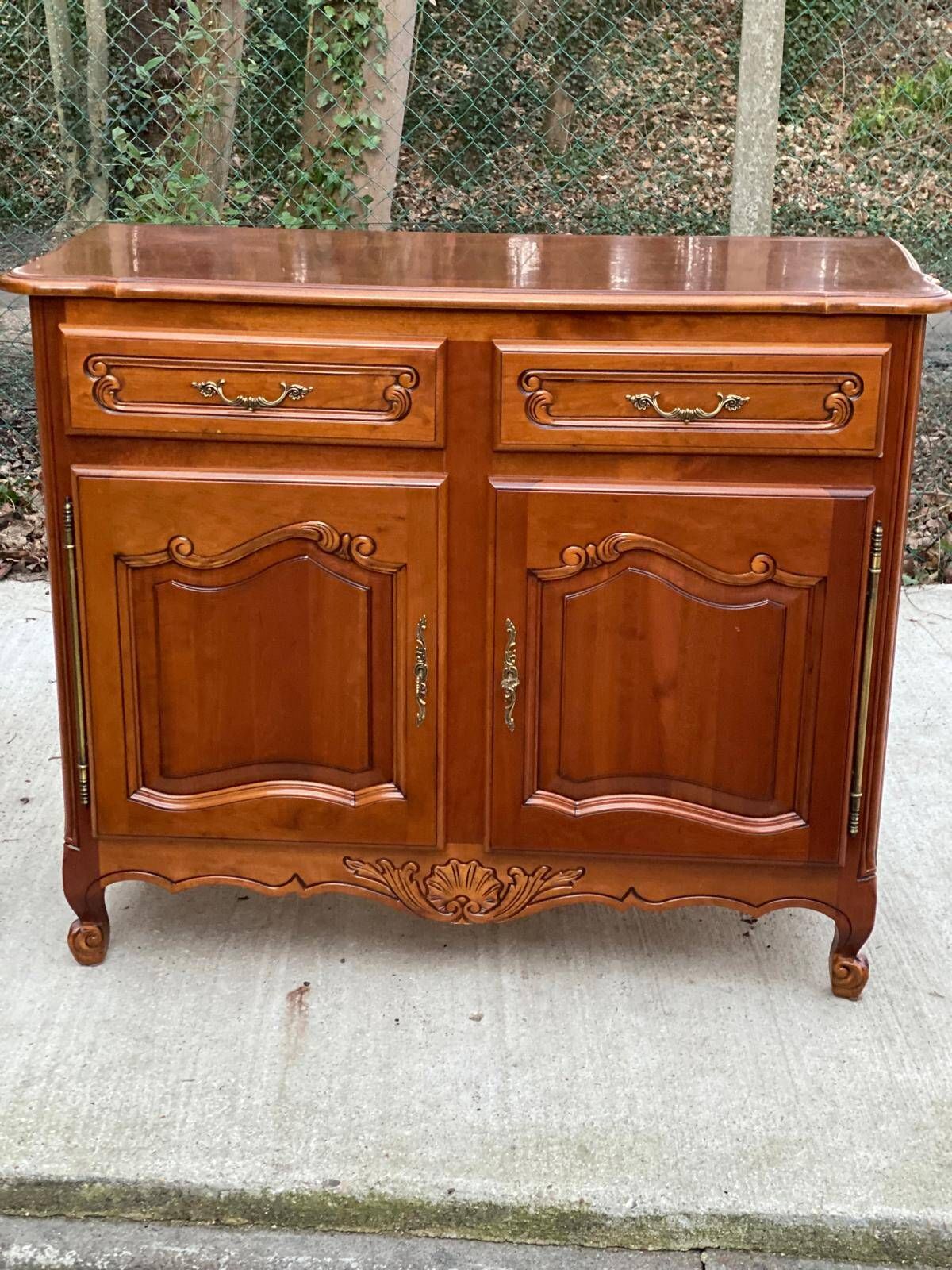 Louis XV buffet in cherry wood and shiny marquetry with 2 doors and 2 drawers