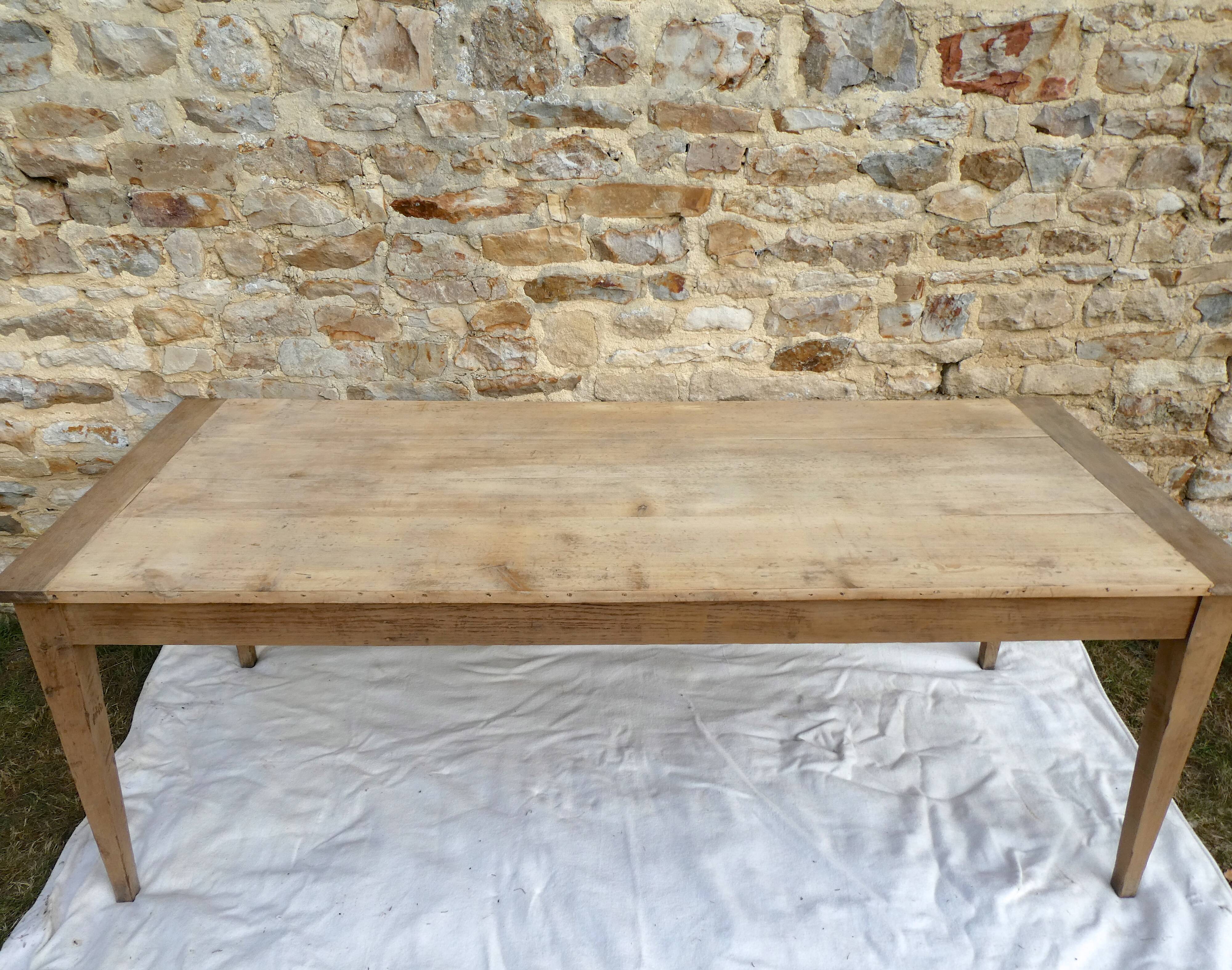 Farm table with 2 drawers