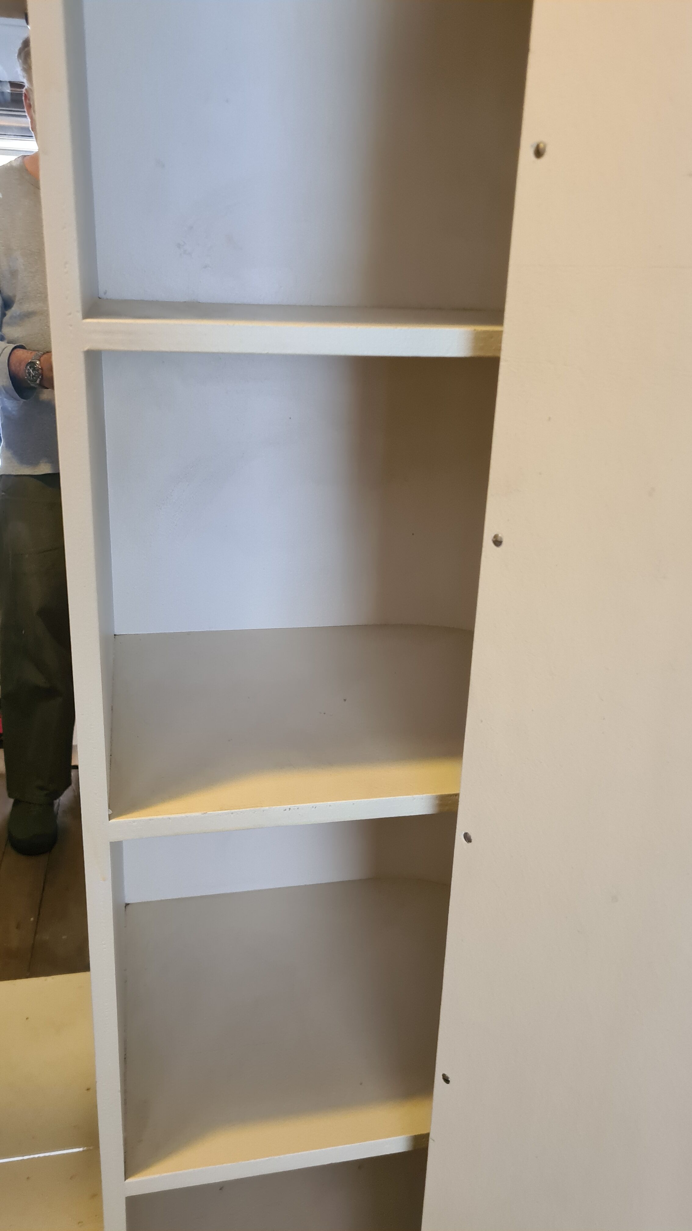 Armoire de jeune fille