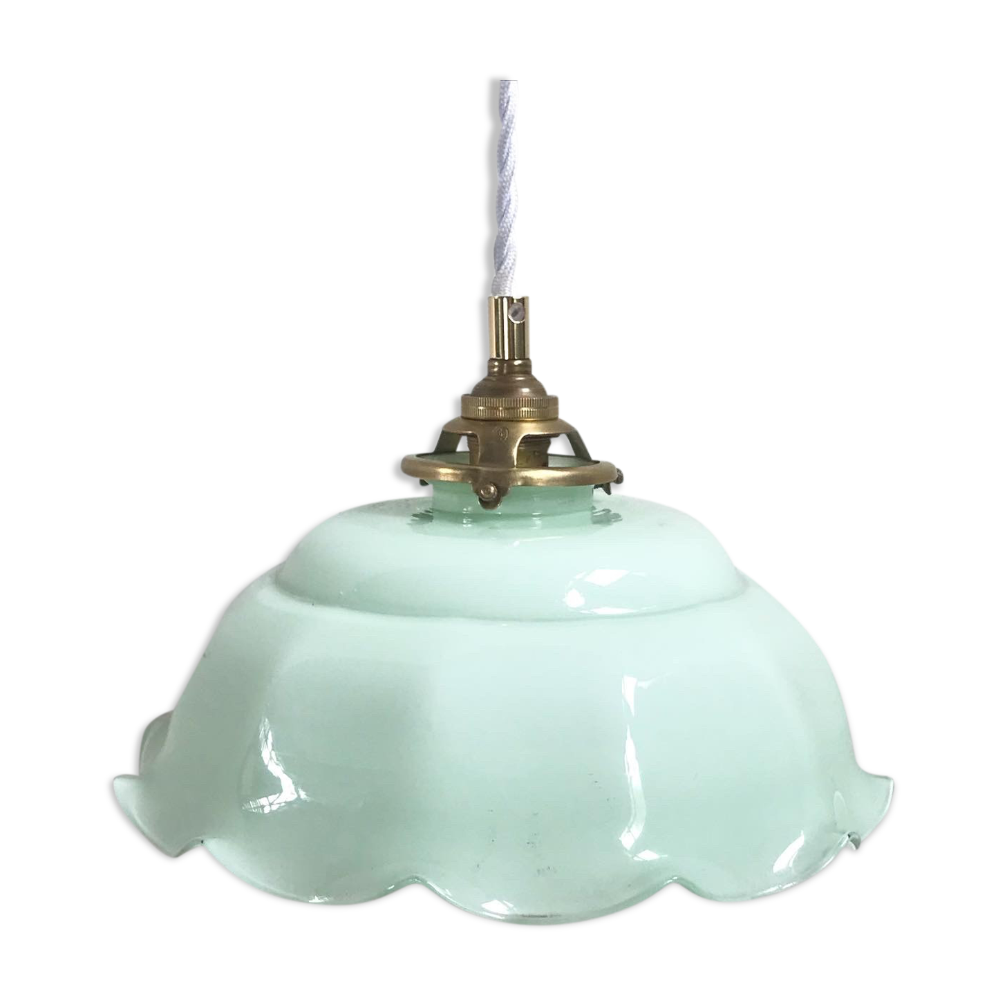 Green opaline suspension