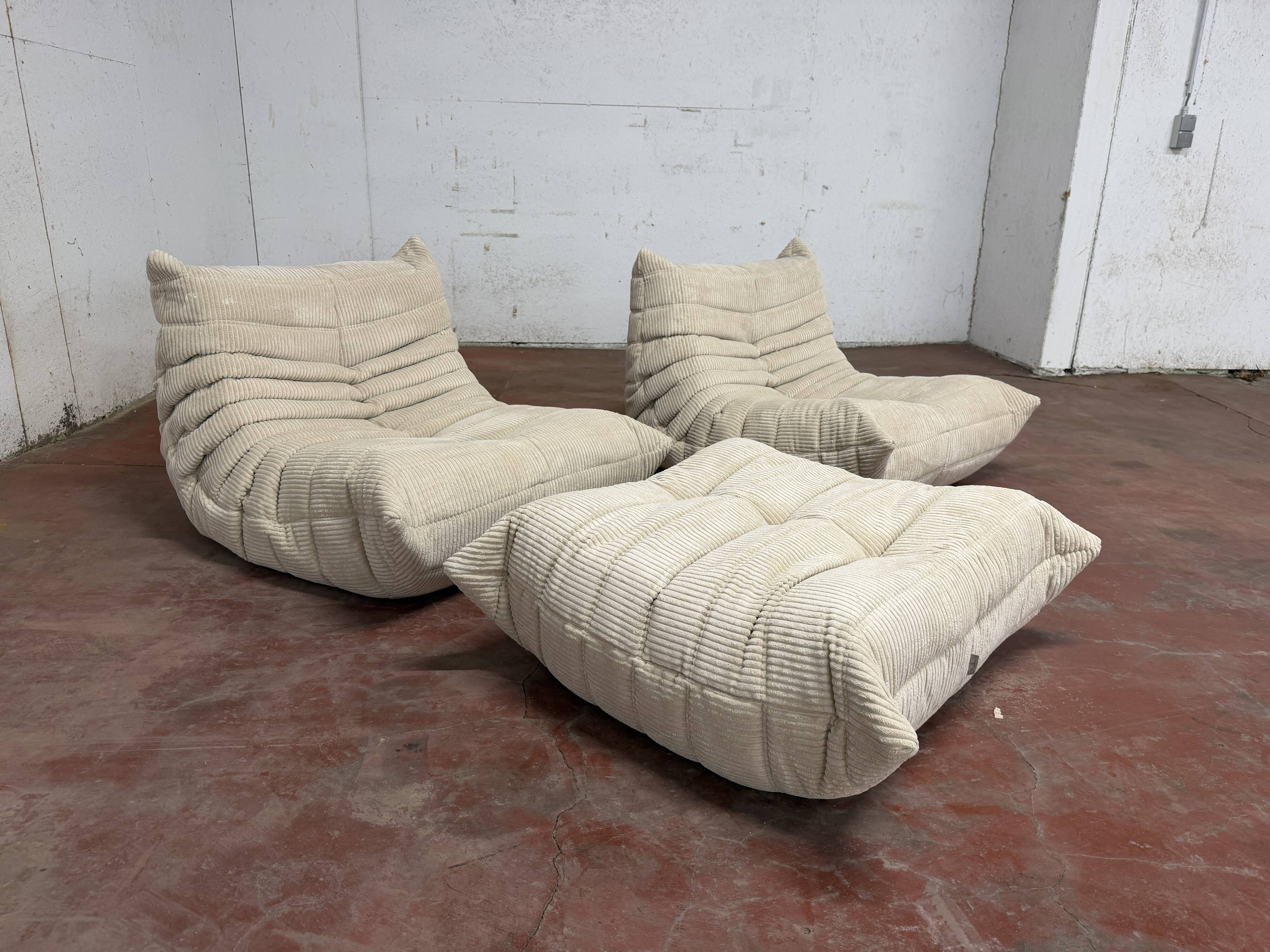 Ligne Roset Togo 2x 1-seater with 1x ottoman in beige corduroy in 10/10 condition!!
