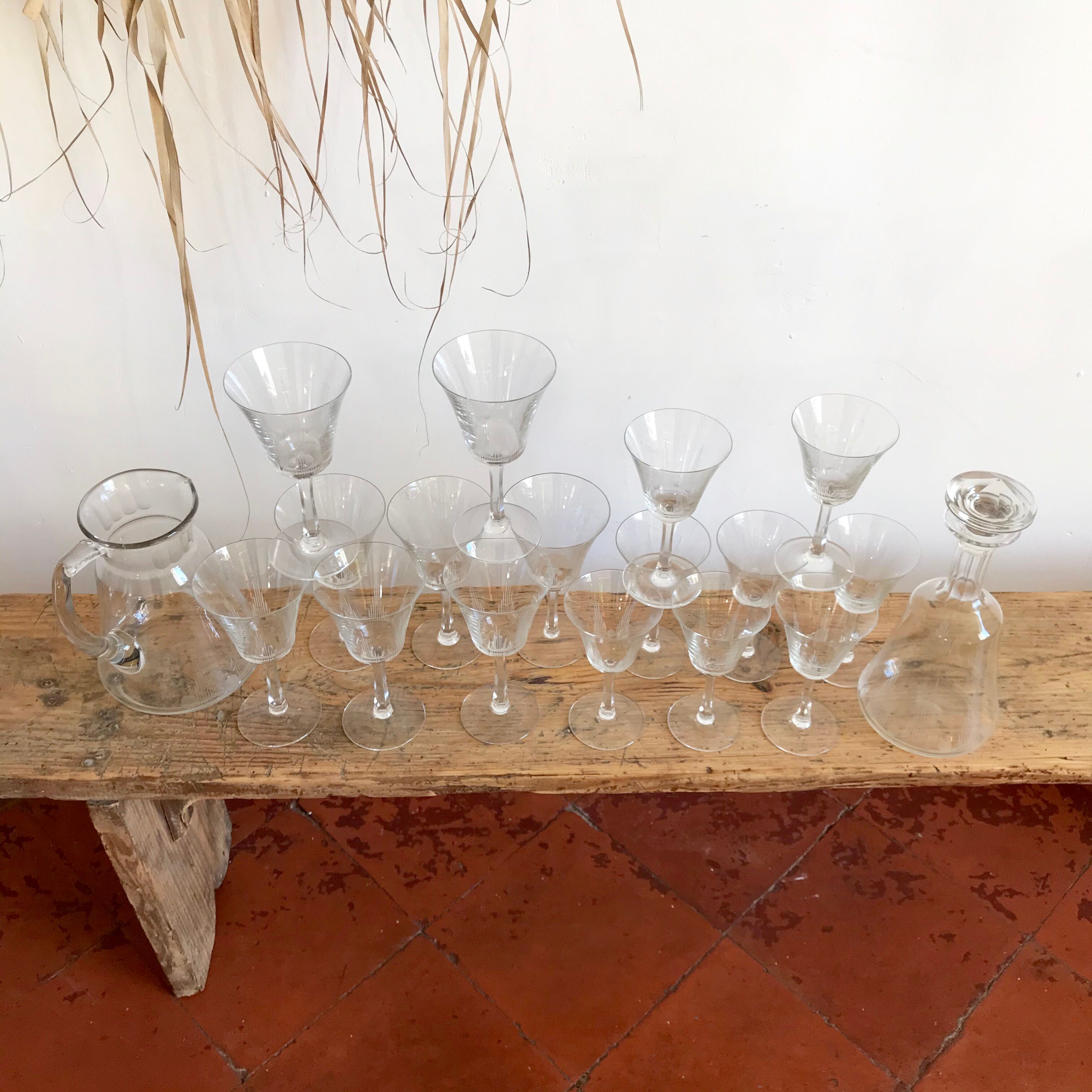 Chiseled glass and carafes