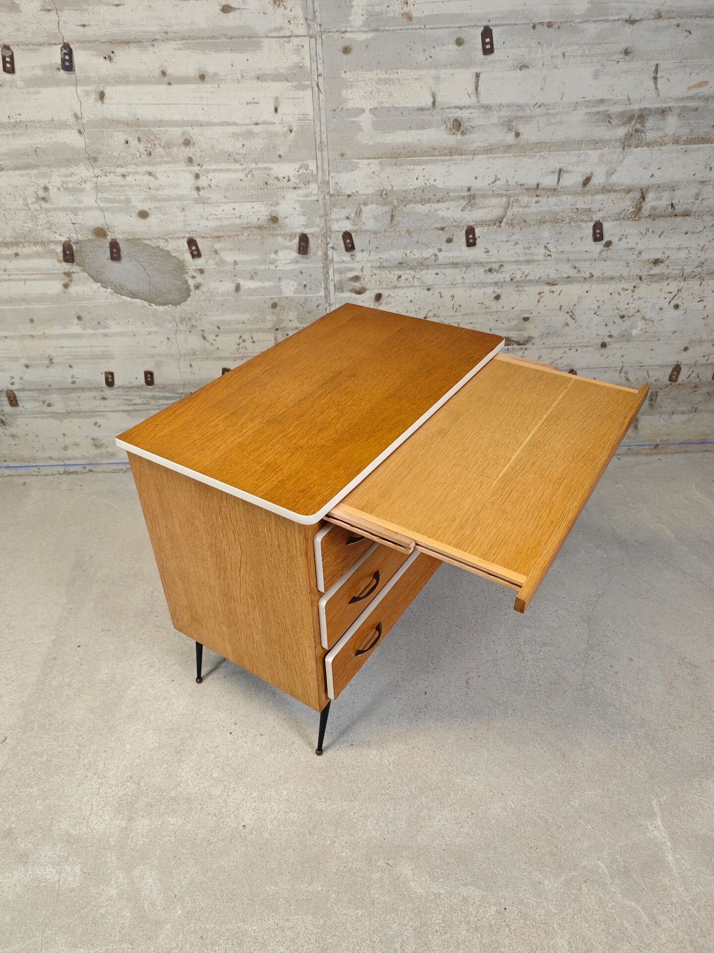 Vintage chest of drawers / desk