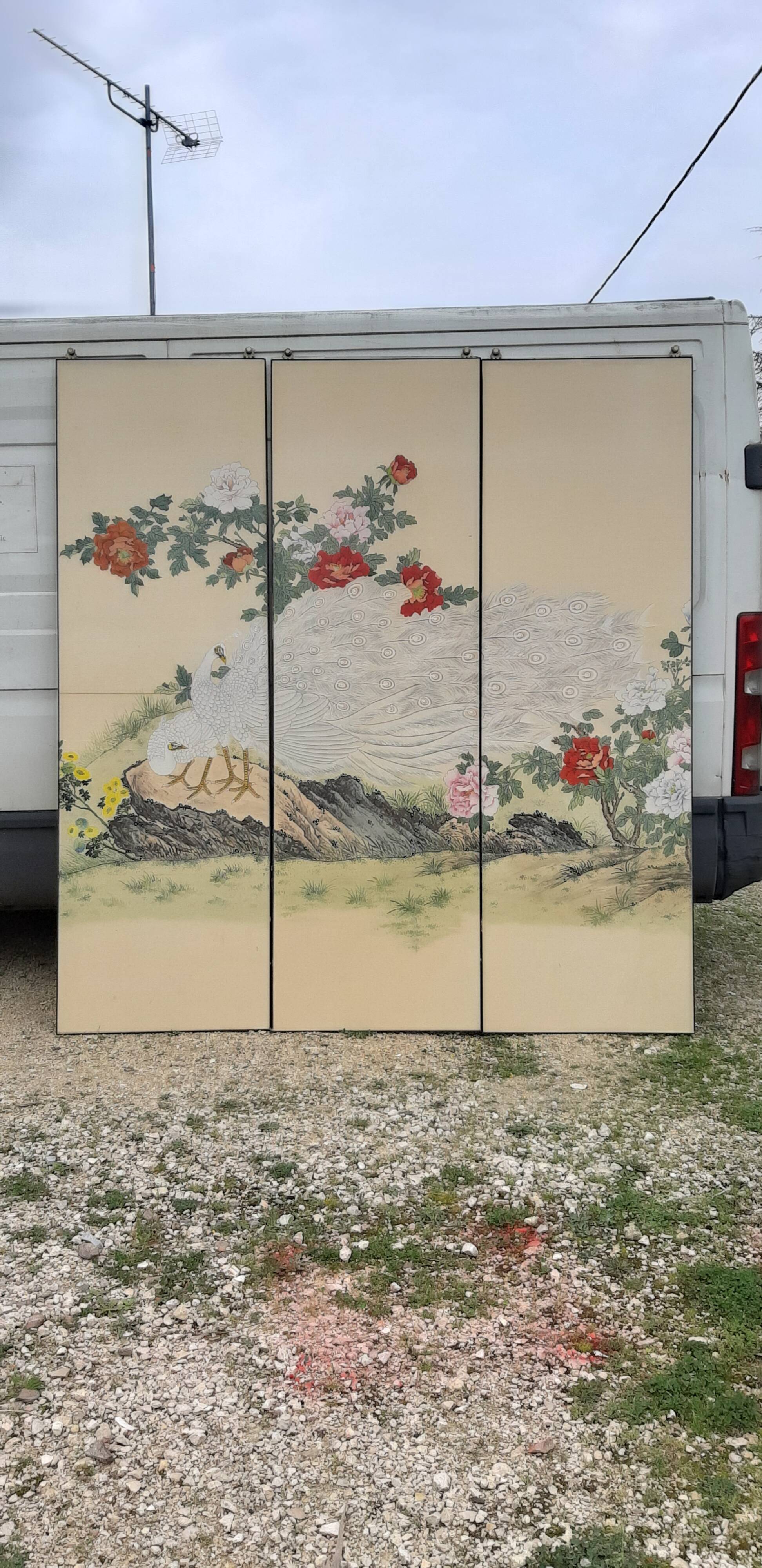 3 sliding panels printed on paper