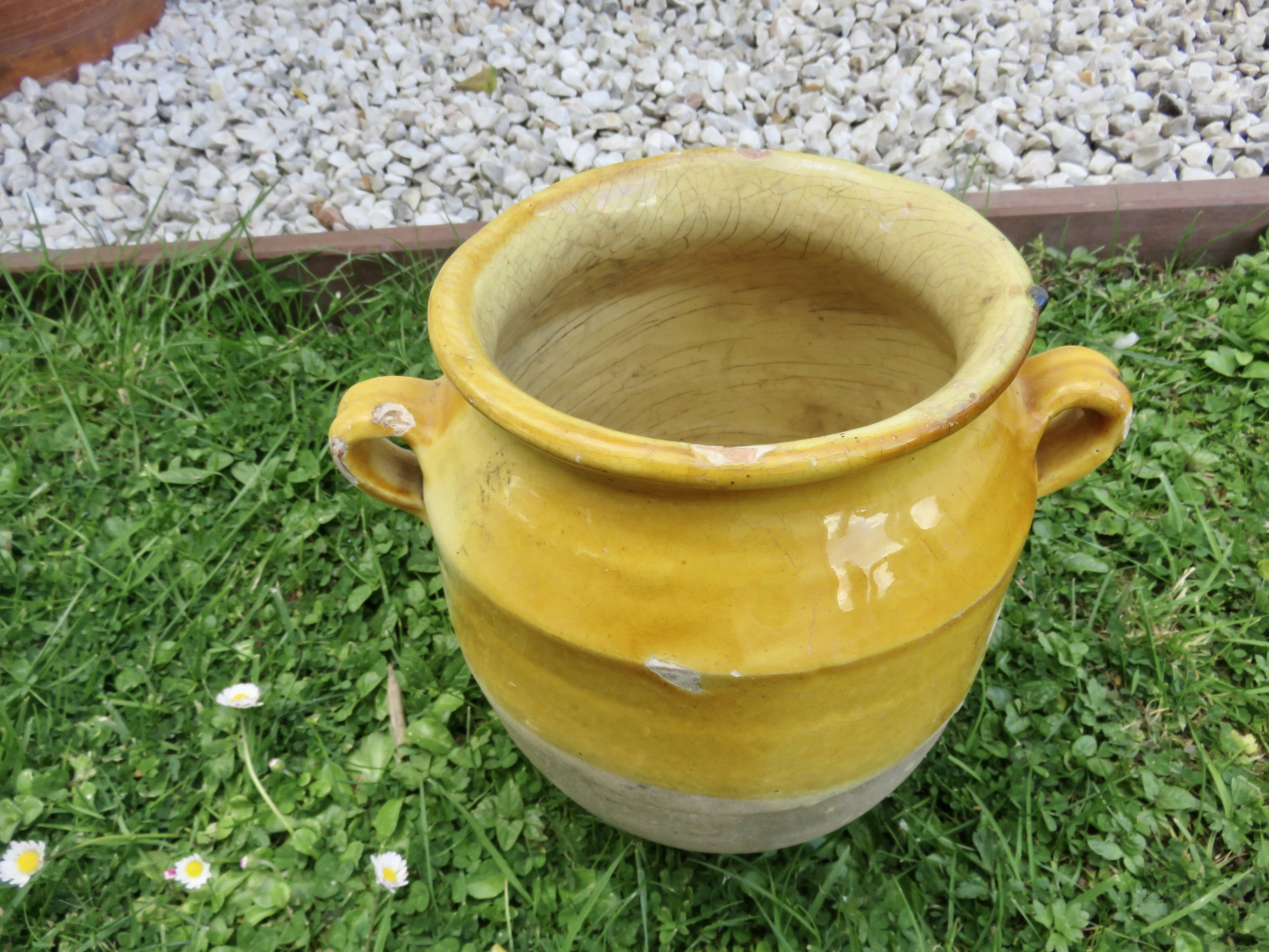 Glazed yellow terracotta jar, south-west of France.
