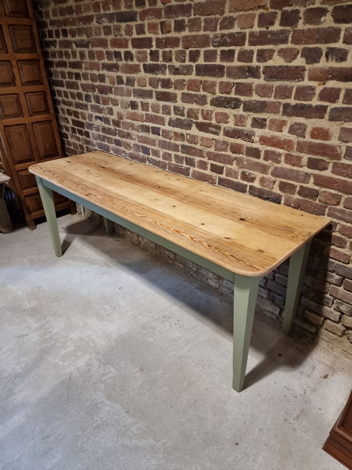 Farmhouse table