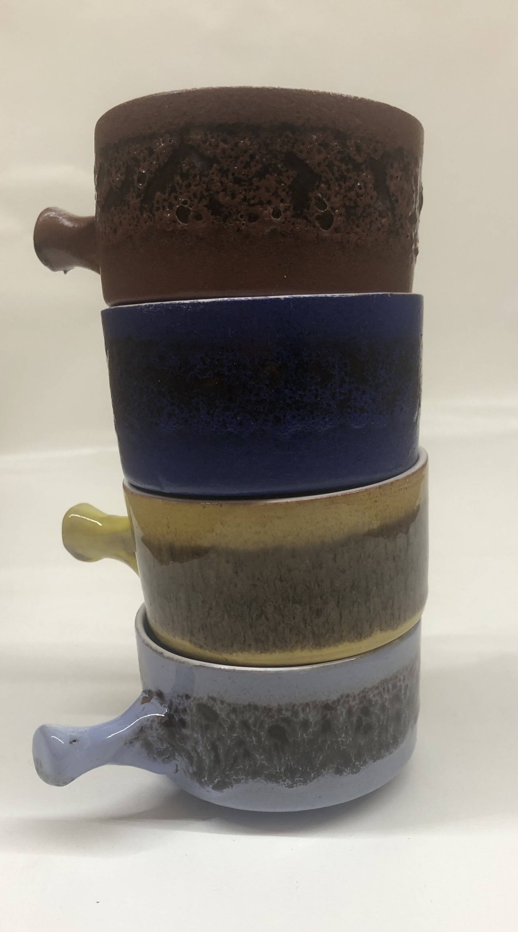 Set of 4 ceramic bowls