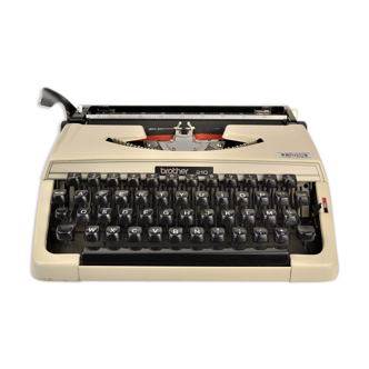 Brother 210 typewriter - vintage 60s