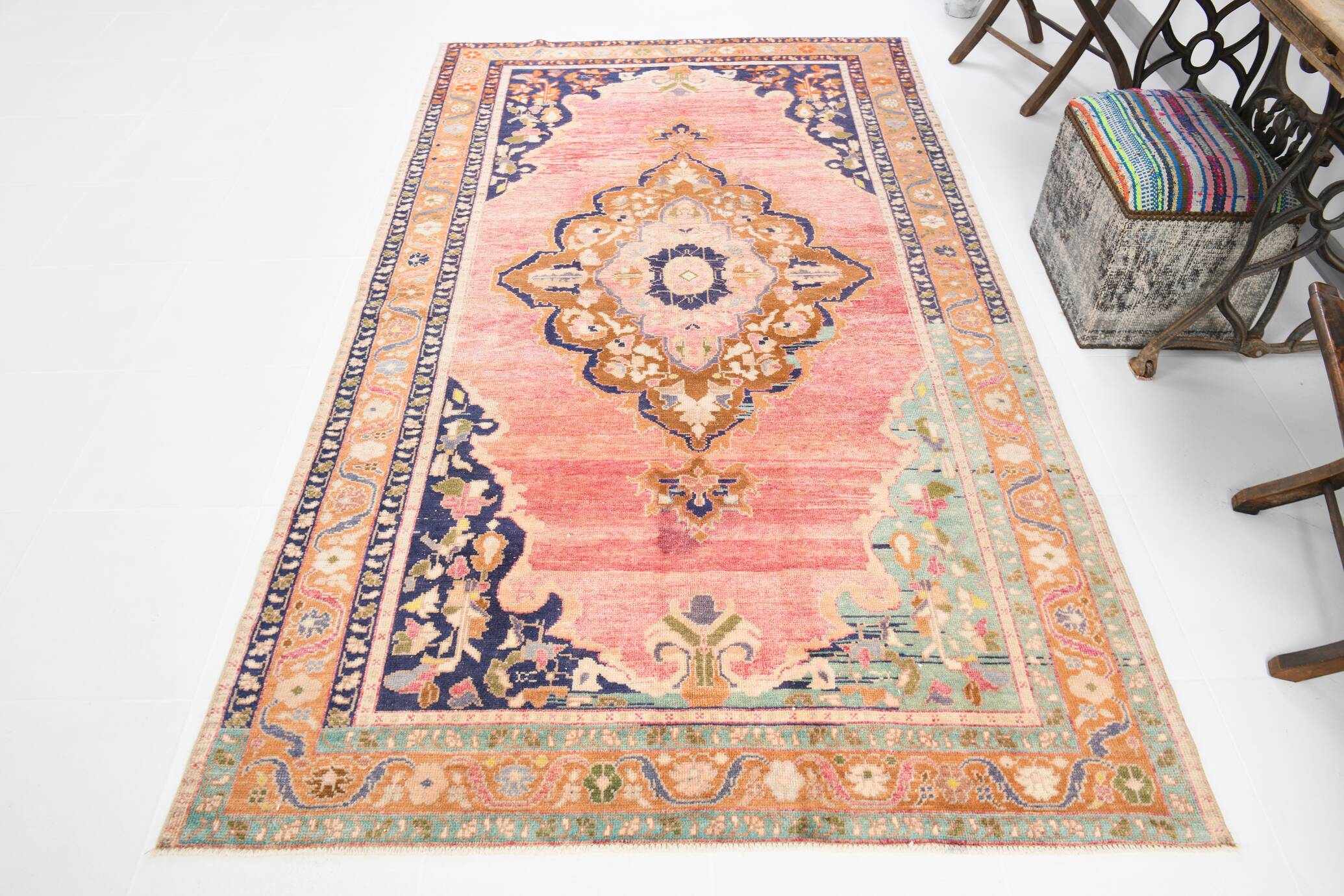 5x9 Pink & Navy Blue Soft Pastel Persian Rug, 152x272Cm SK 20089