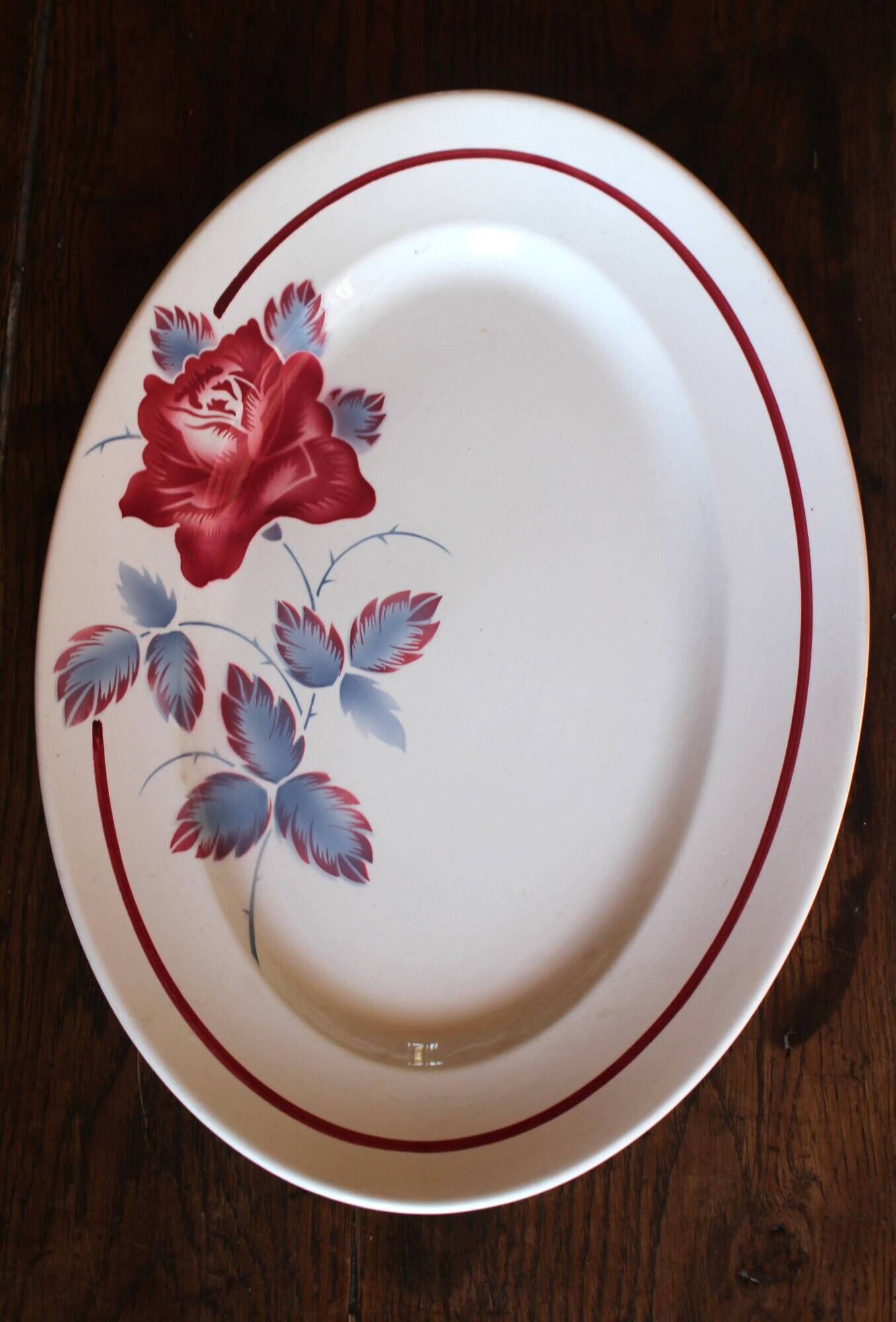 Oval plate Red rose blue Sobral Digoin Sarreguemines Art Deco