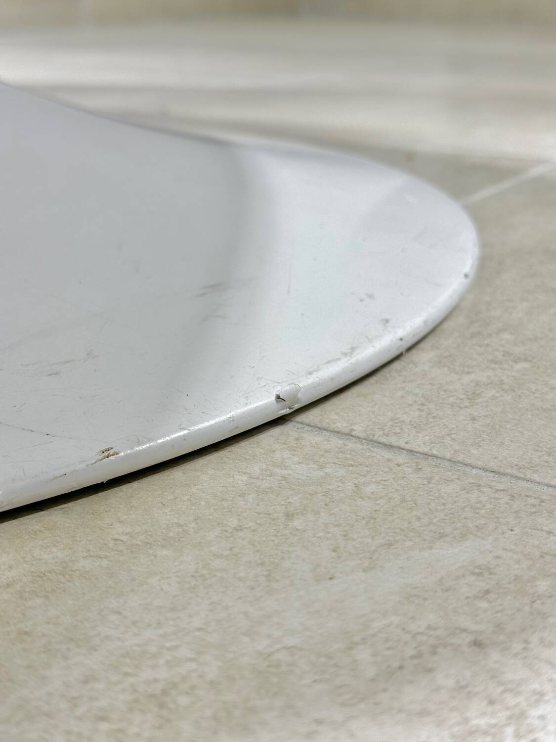 Knoll Saarinen Tulip Table 137cm in marble