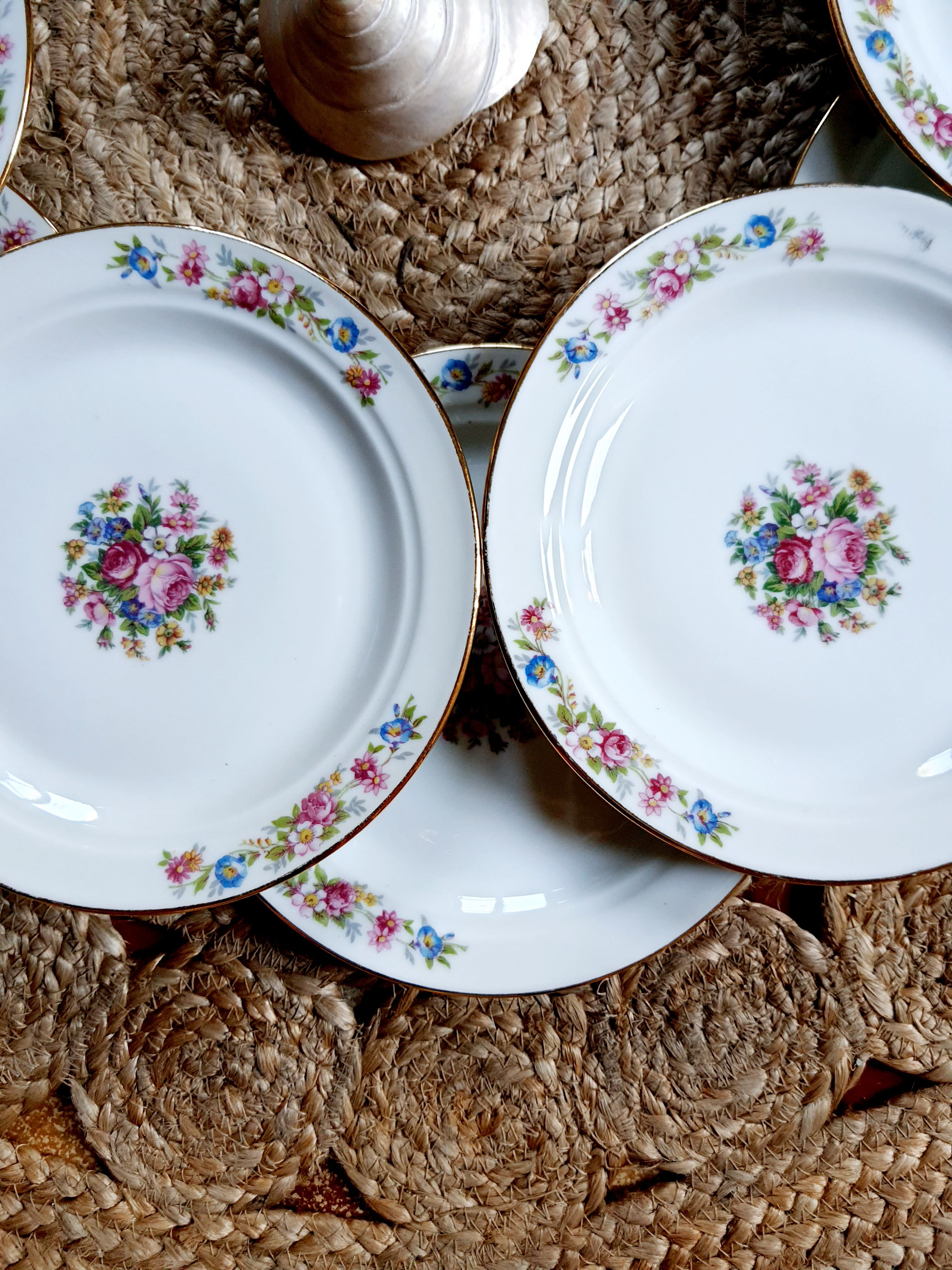 Lot of 6 vintage dessert plates