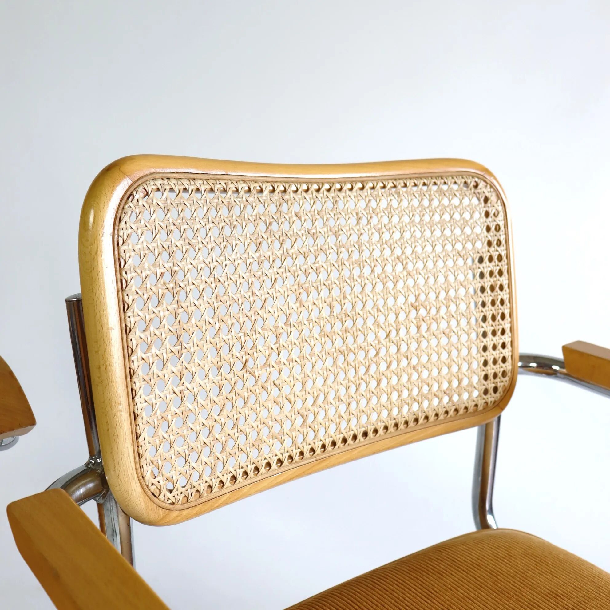 Paire de chaises B64
