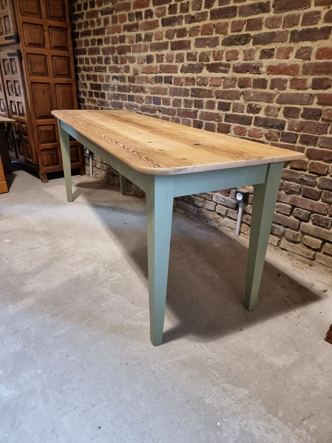 Farmhouse table