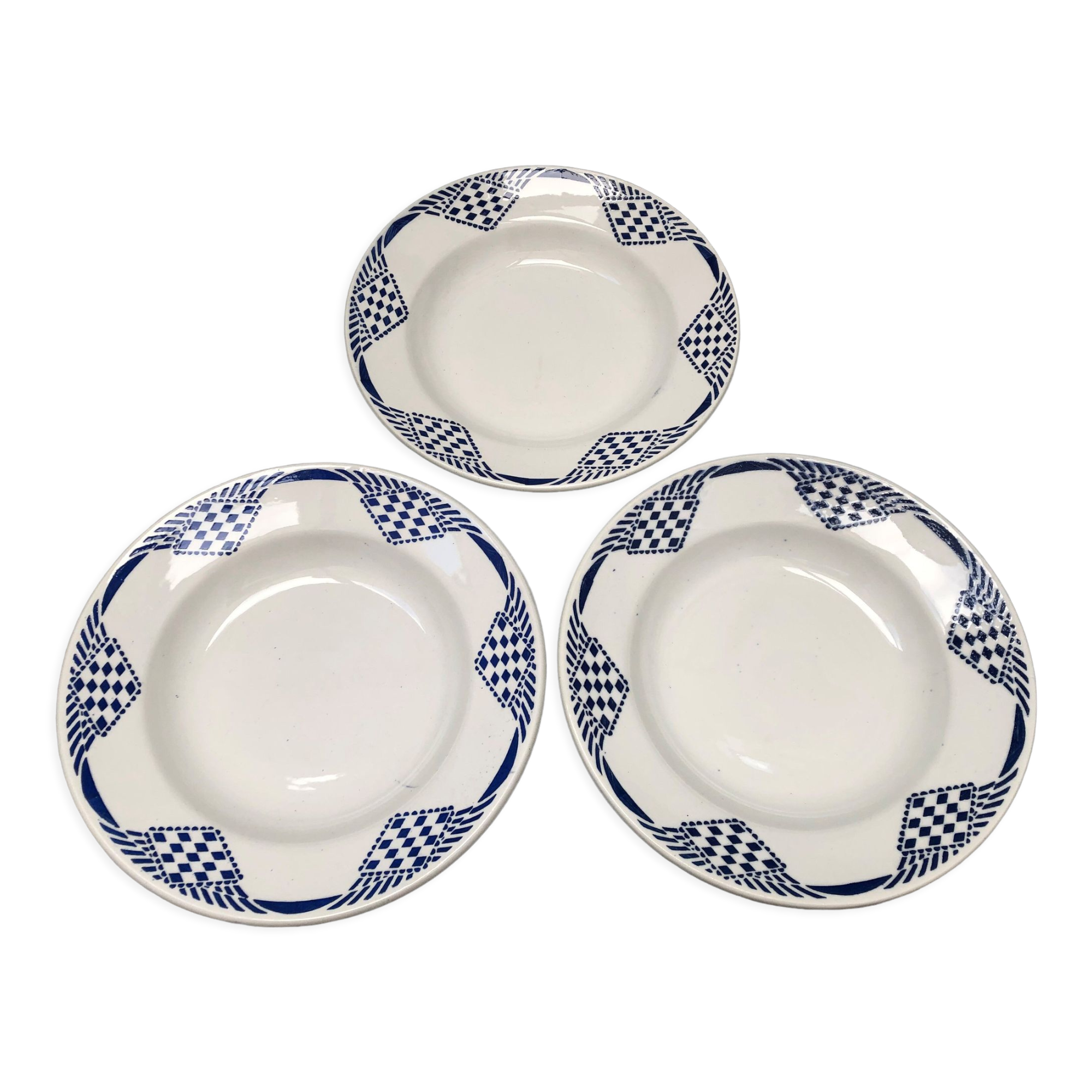 Assiettes creuses signé Moulins des Loups Hamage orchies nord France modèle "pantin"
