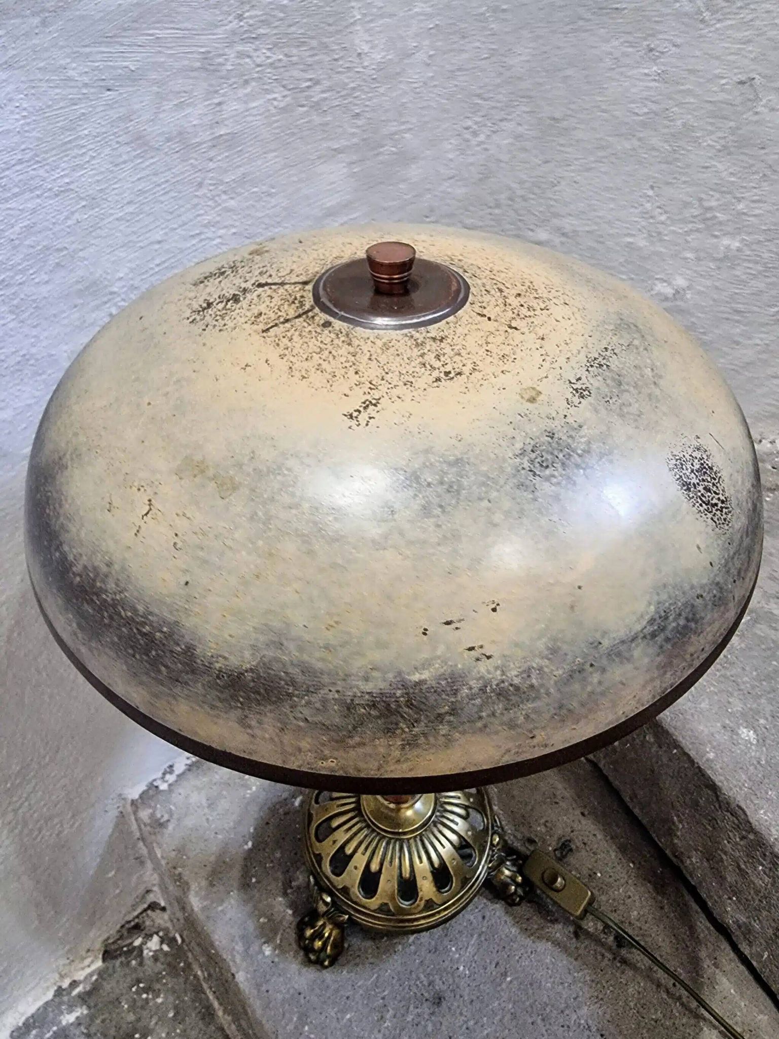 Lampe de table art déco vintage – cuivre, laiton et bakélite – abat-jour champignon – années 1920