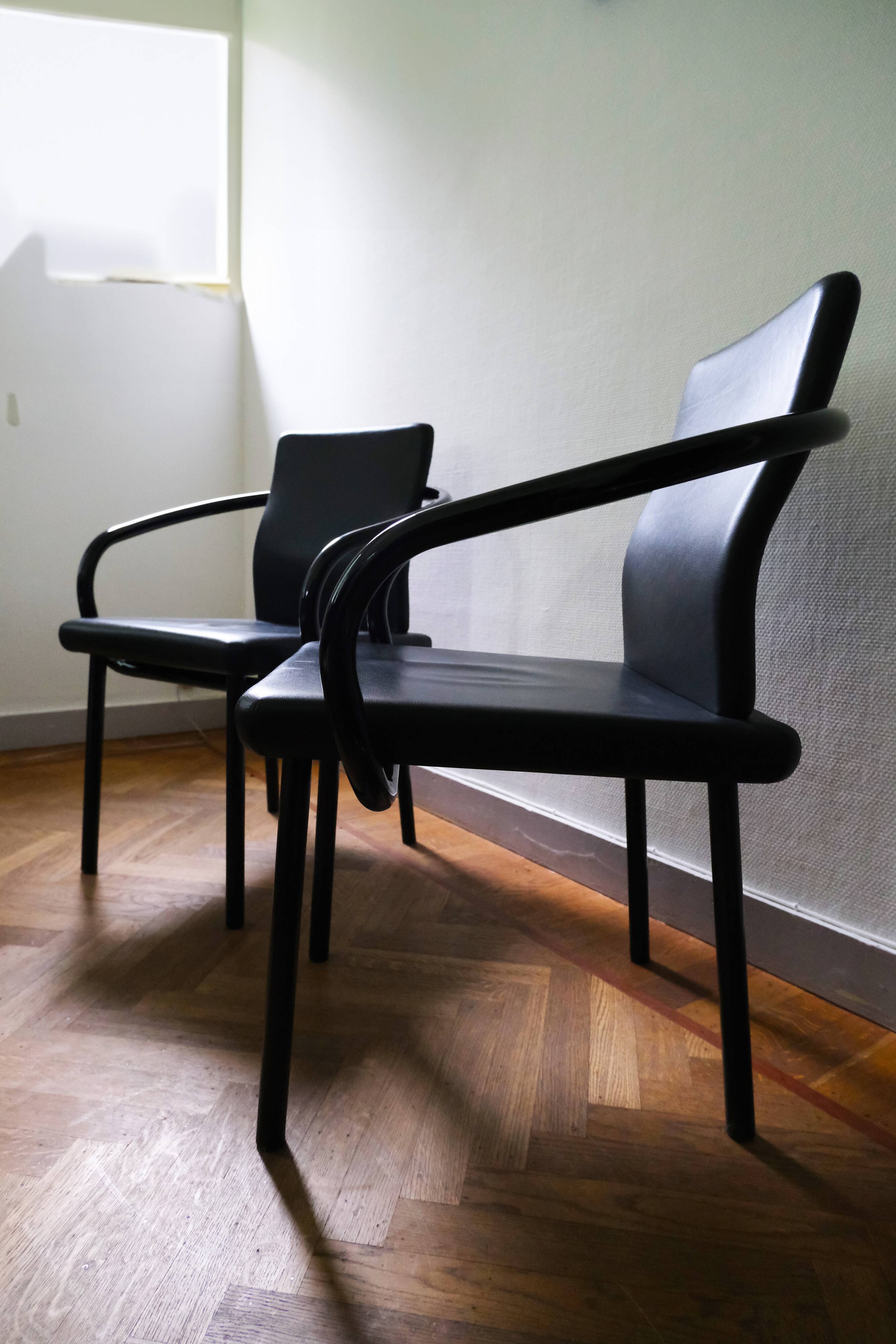 Suite de chaises "Mandarin" Ettore Sottsass pour Knoll