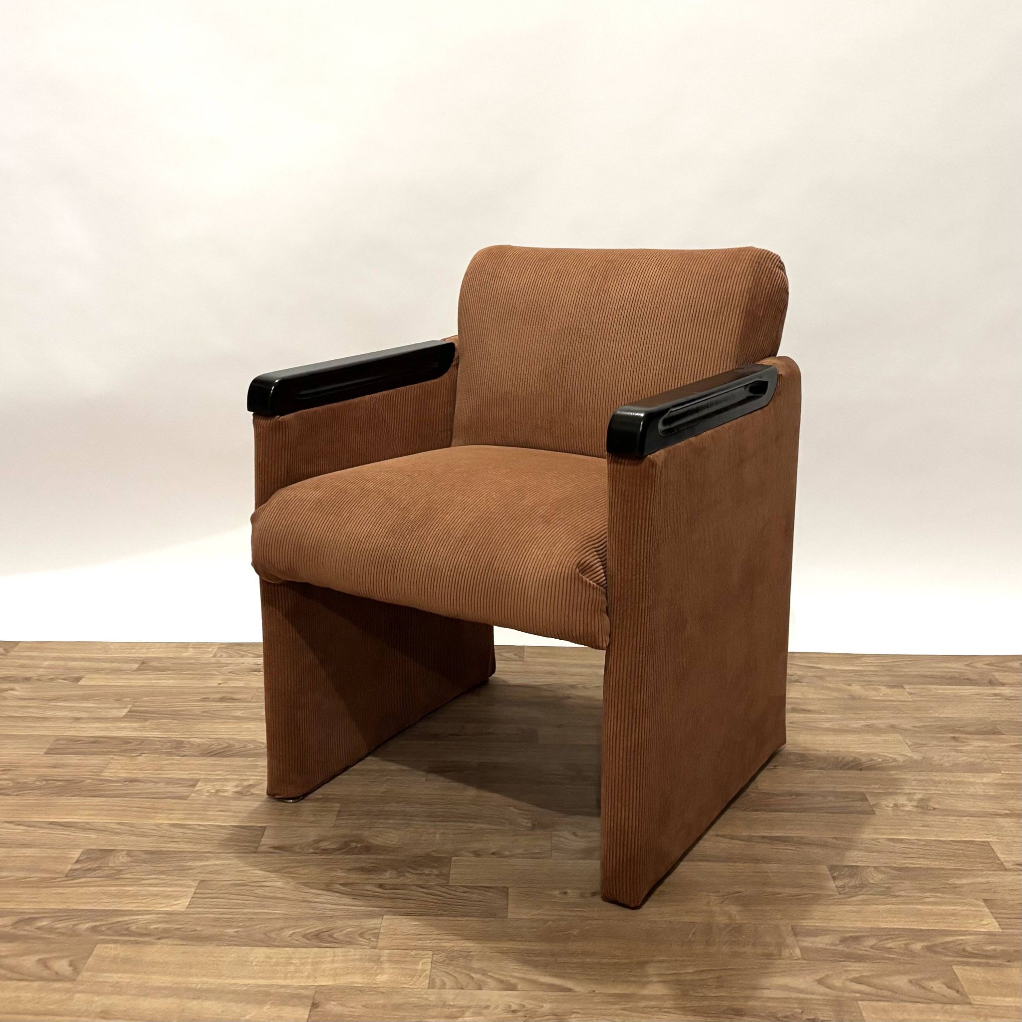 Paire de fauteuils années 80 retapissés