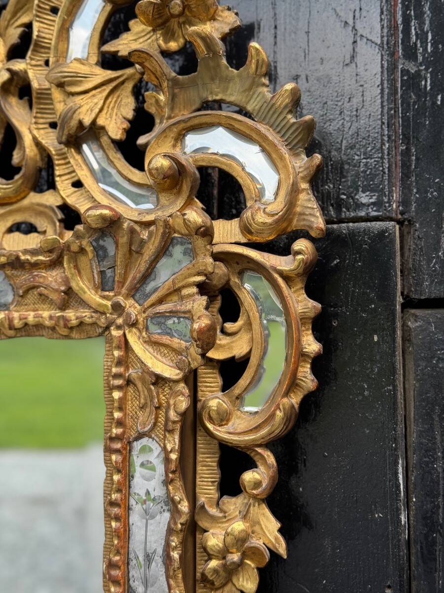 Louis XV style mirror with parecloses in gilded wood, early 19th century, Empire A