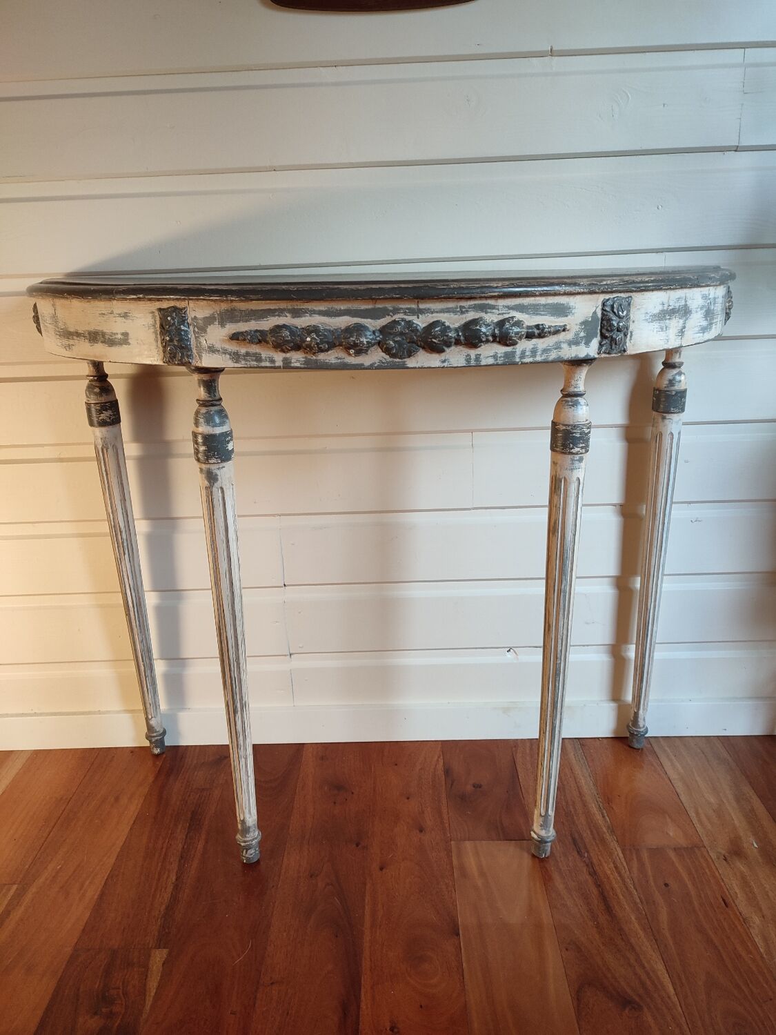 Console Louis XVI