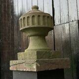 Pair of decorative elements for the tops of pilasters, blue stone, Louis XVI