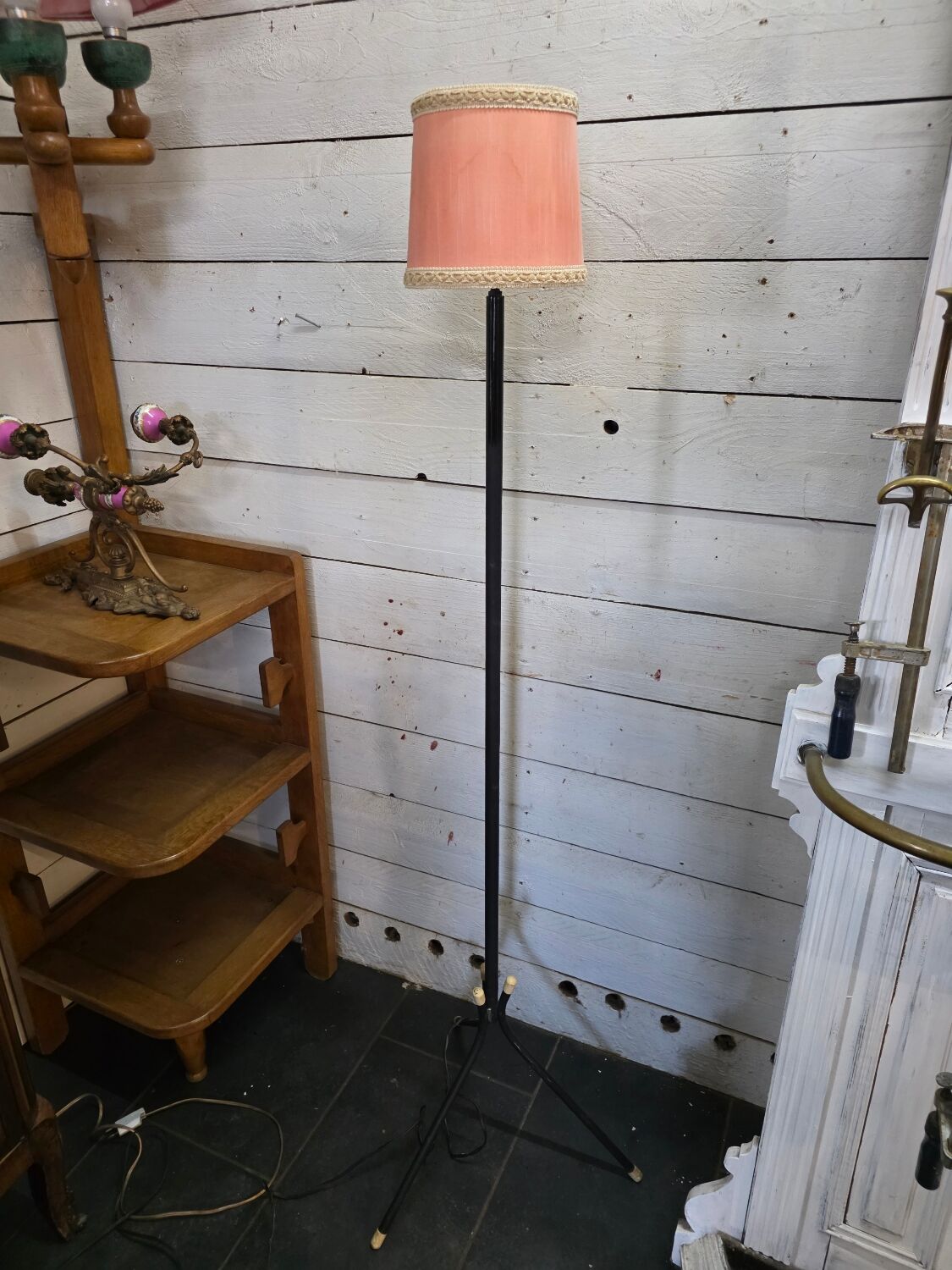 Lampadaire tripode vintage des années 60