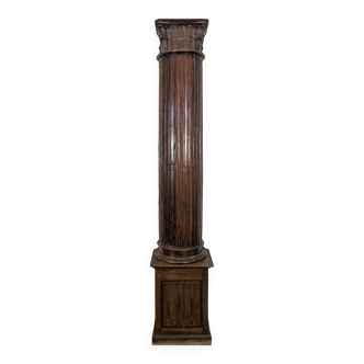 Large Corinthian Column in oak from the 18th century