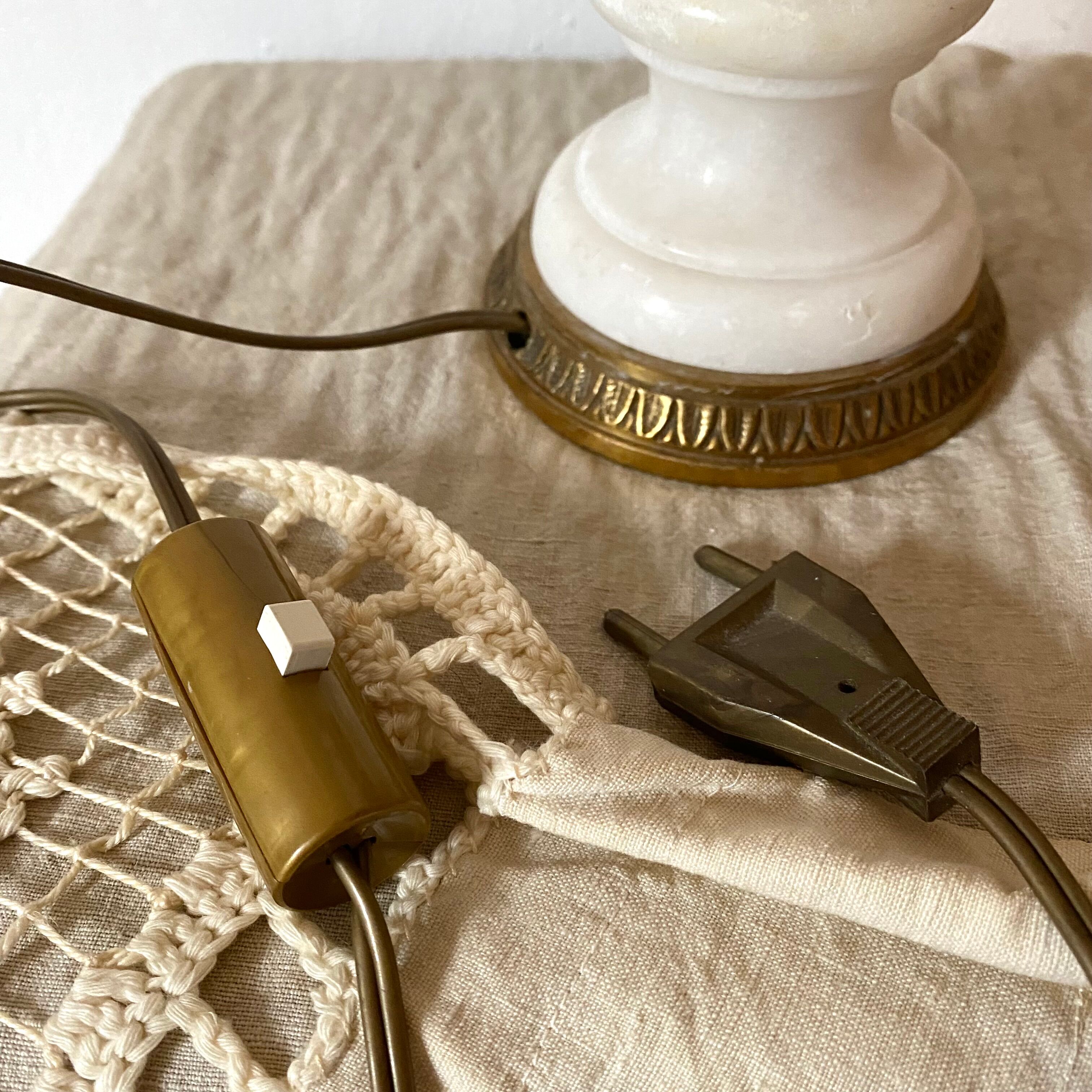 Antique lamp in albaster and brass