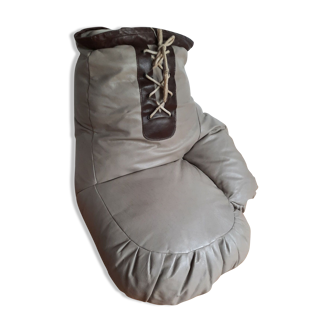 Boxing glove pouf Ueli Berger