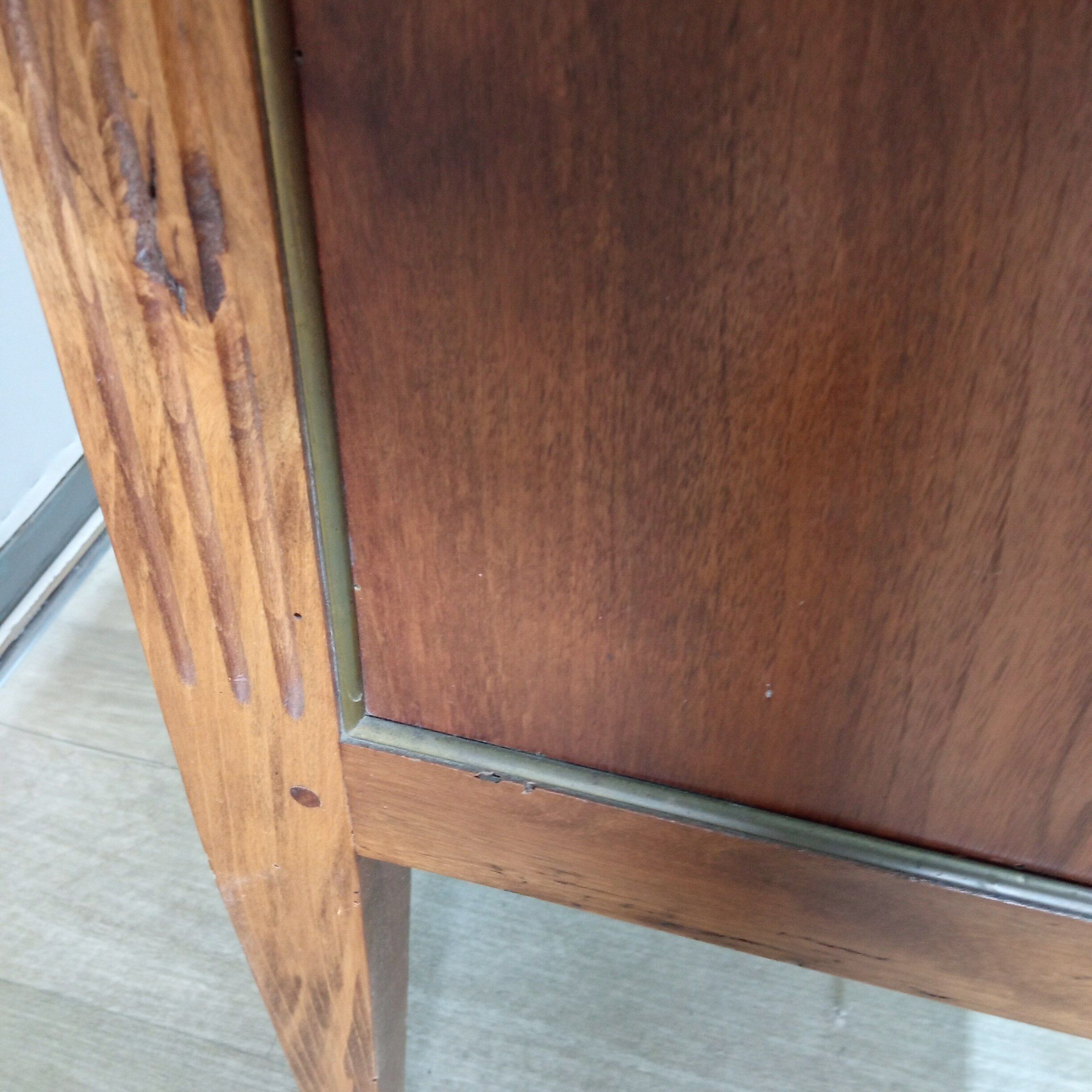 Commode sauteuse style louis xvi