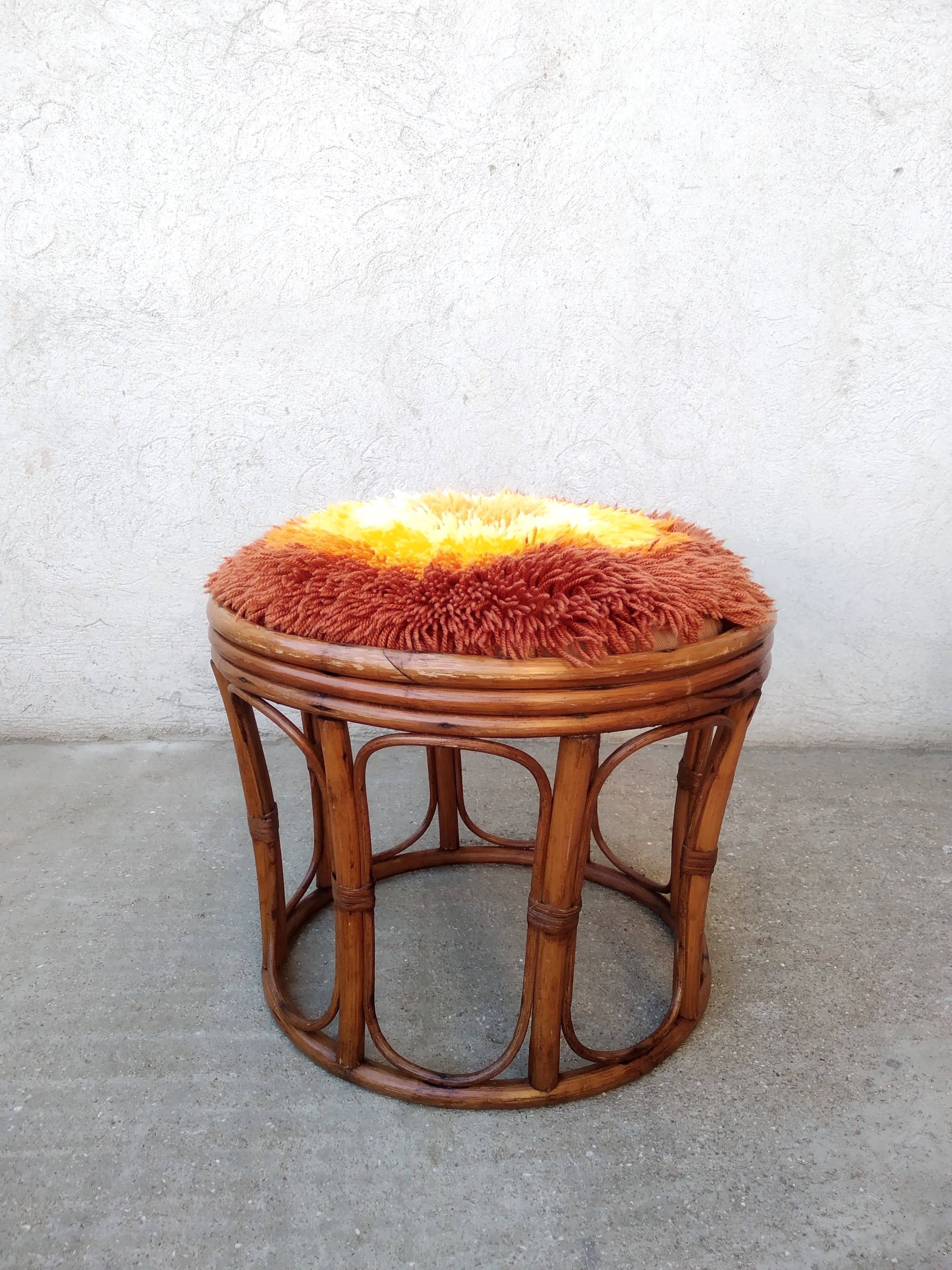 Table tabouret en rotin et verre vintage
