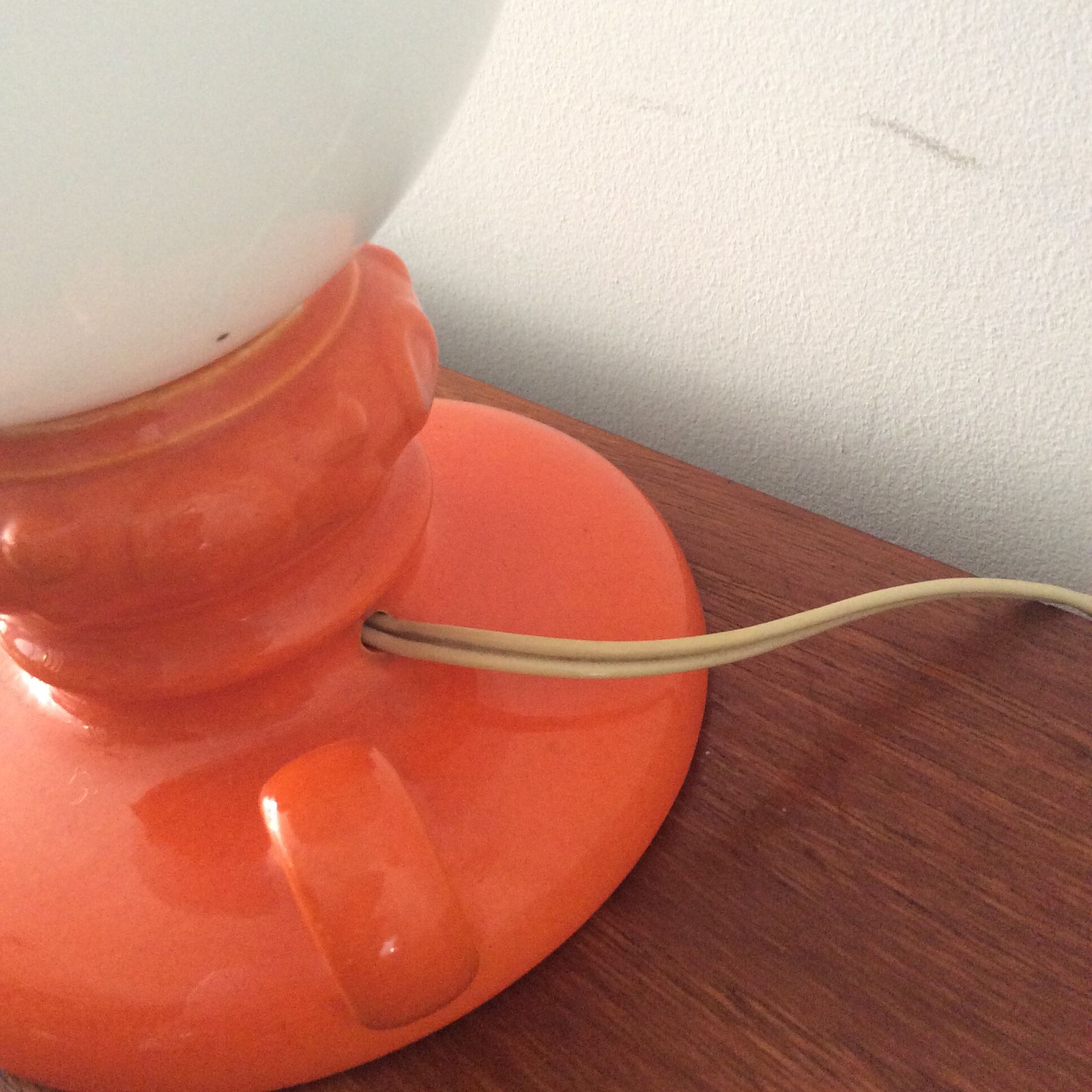 Vintage lamp of the 60s-70s in ceramic and opaline