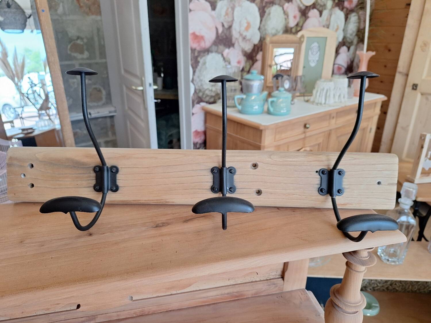Coat rack with 3 hooks