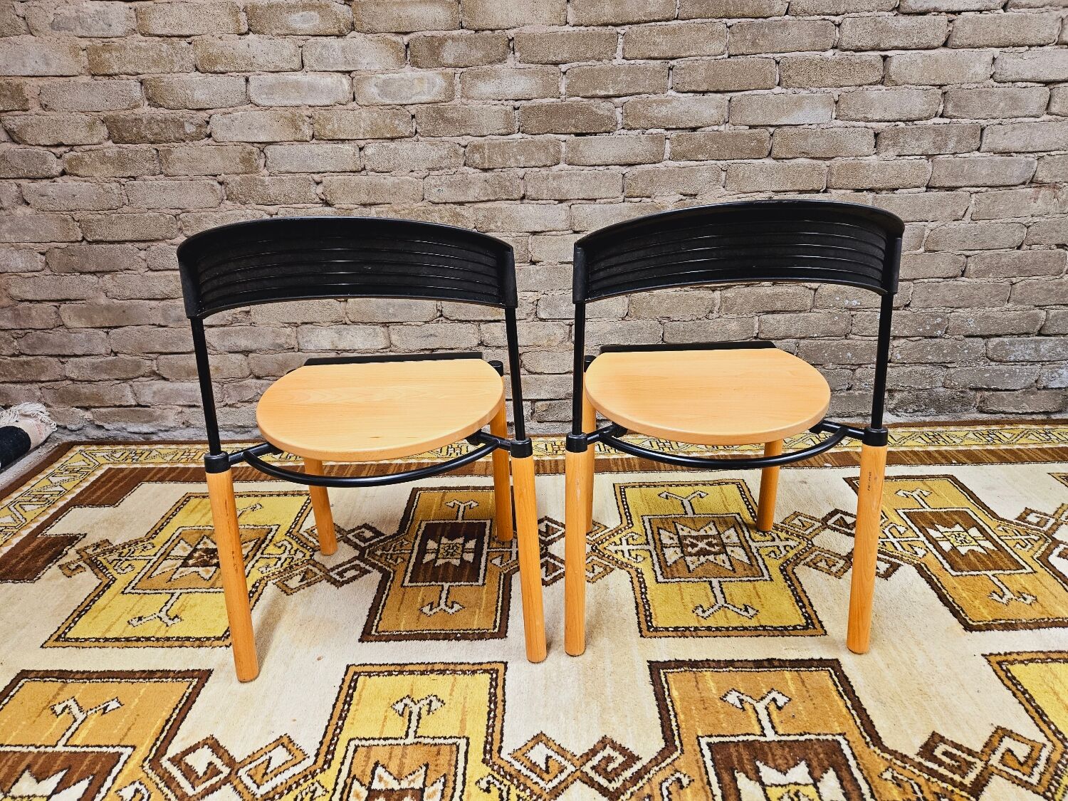 Paire de chaises années 80