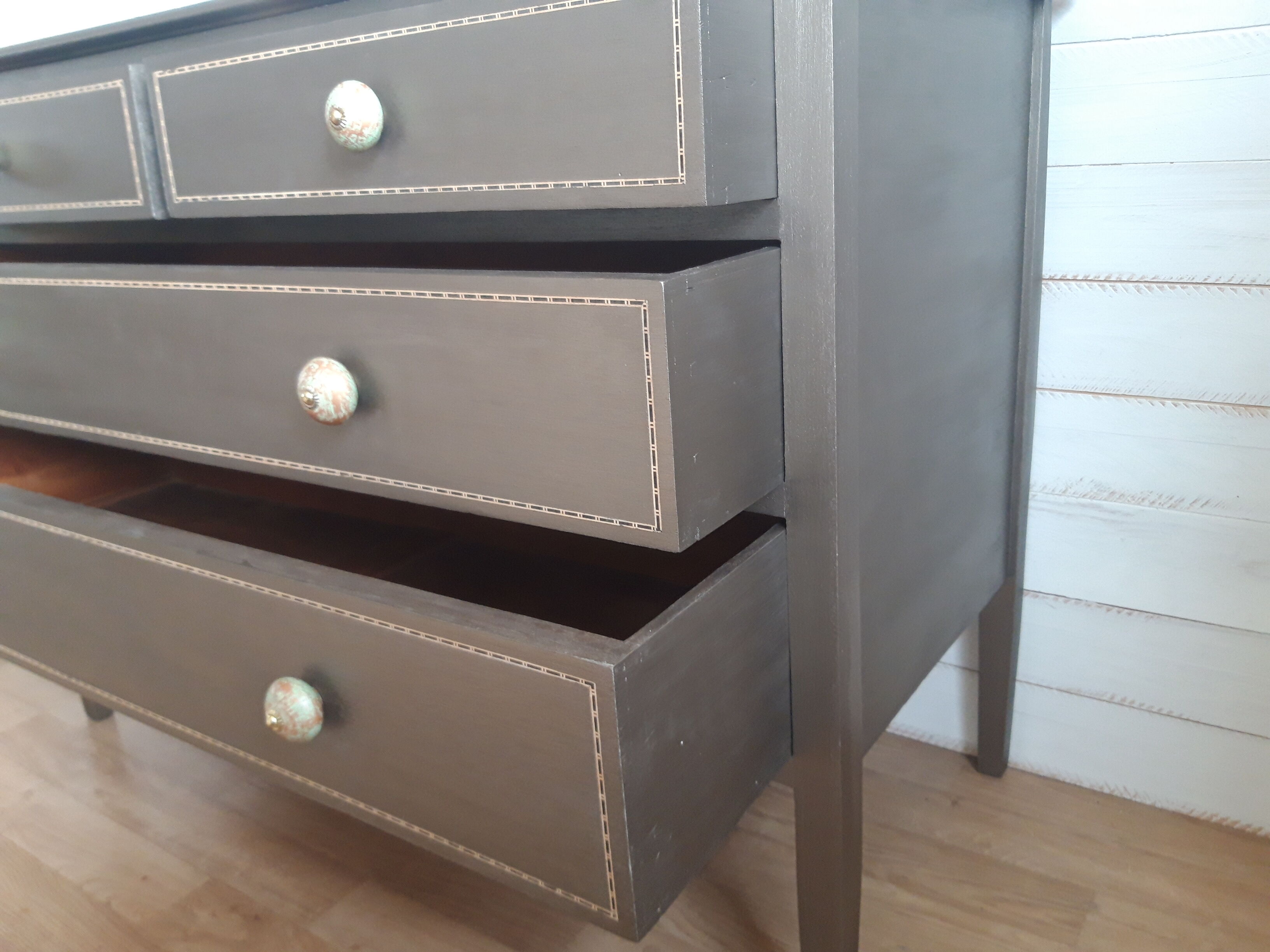 Antique chest of drawers