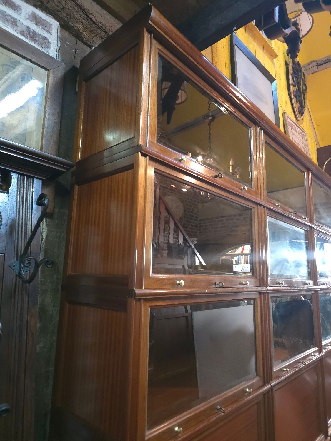 Modular vintage MD bookshelf in mahogany