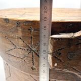 Boîte suédoise ancienne en bois courbé avec couvercle • Art populaire