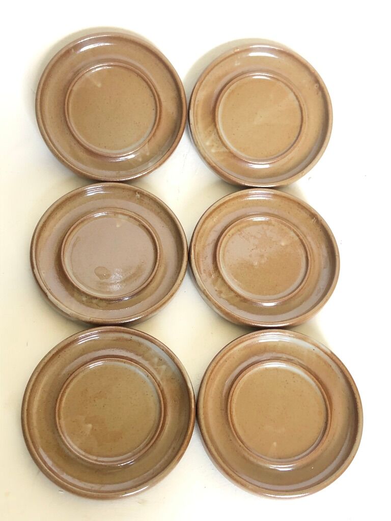 Set of 6 cups and saucers in res due