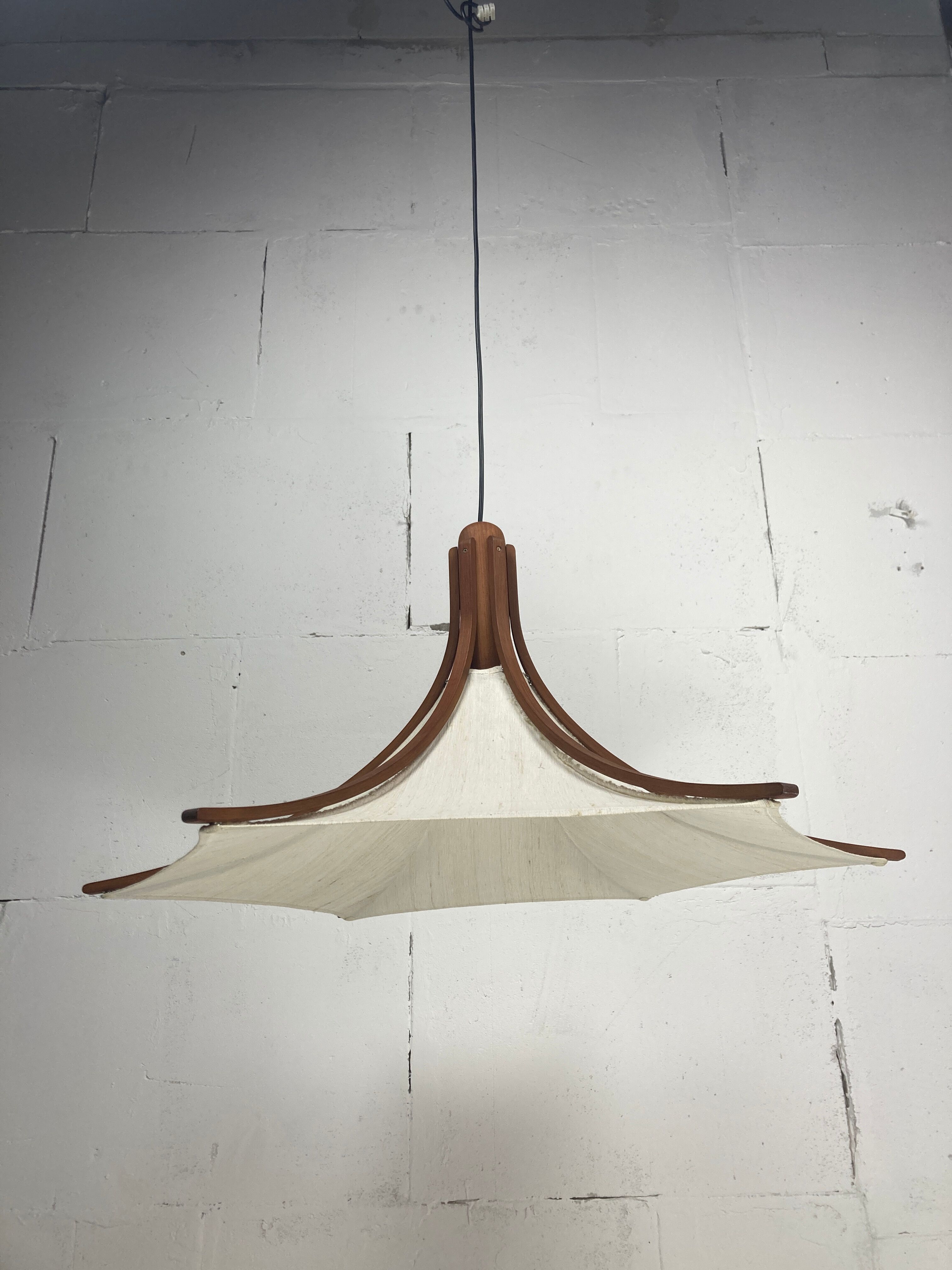 Suspension en teck et lin par Domus, années 1970