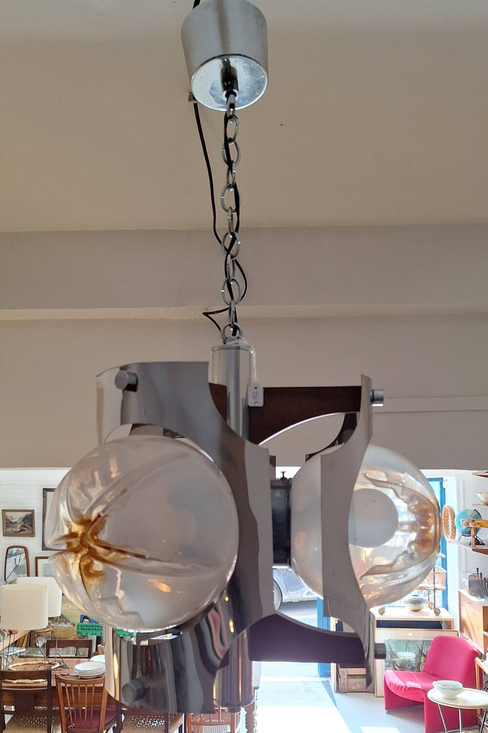 3-globe pendant light