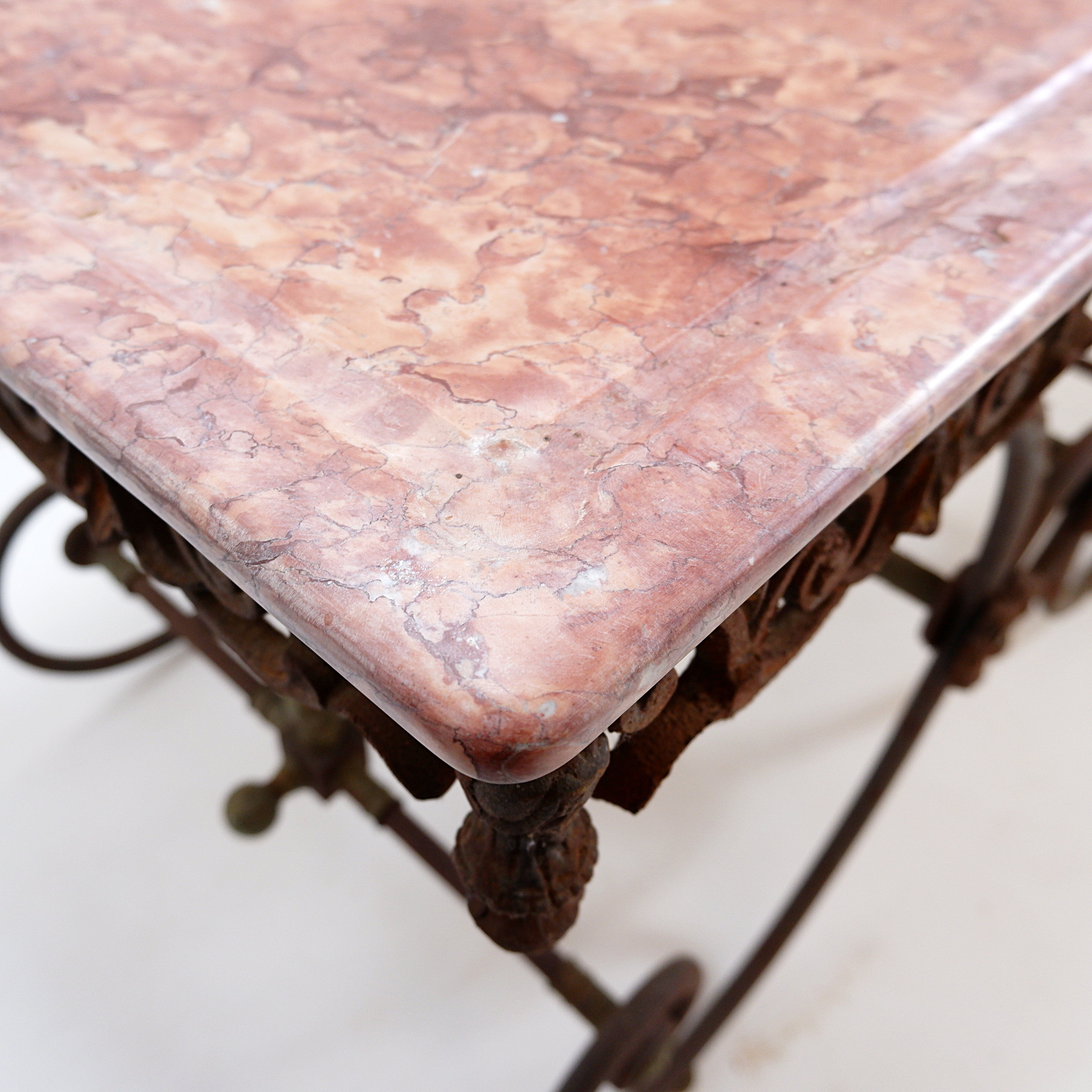 Large 19th-century French butcher's table in wrought iron and red marble