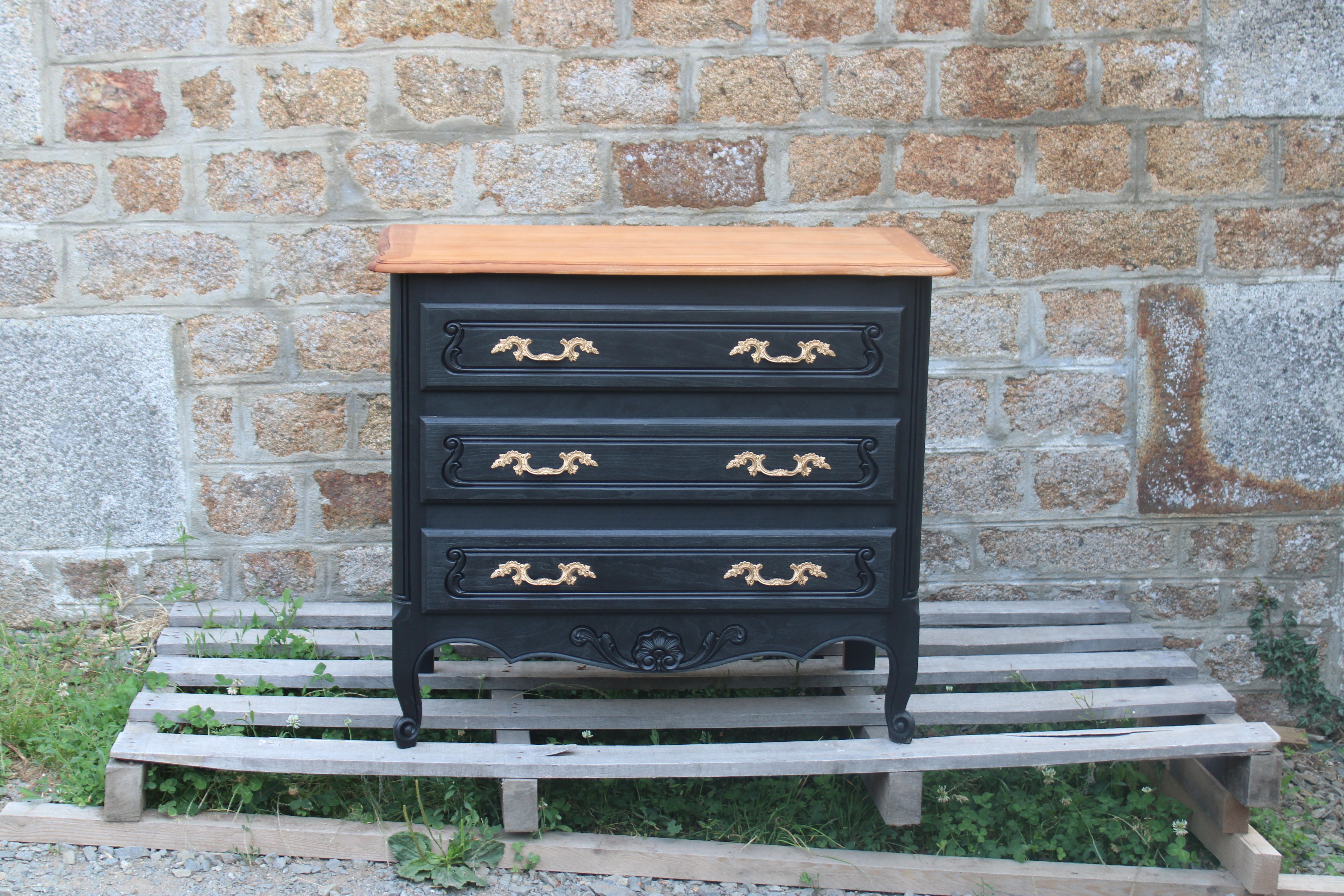 Louis XV style black commode with natural wood top – 3 drawers