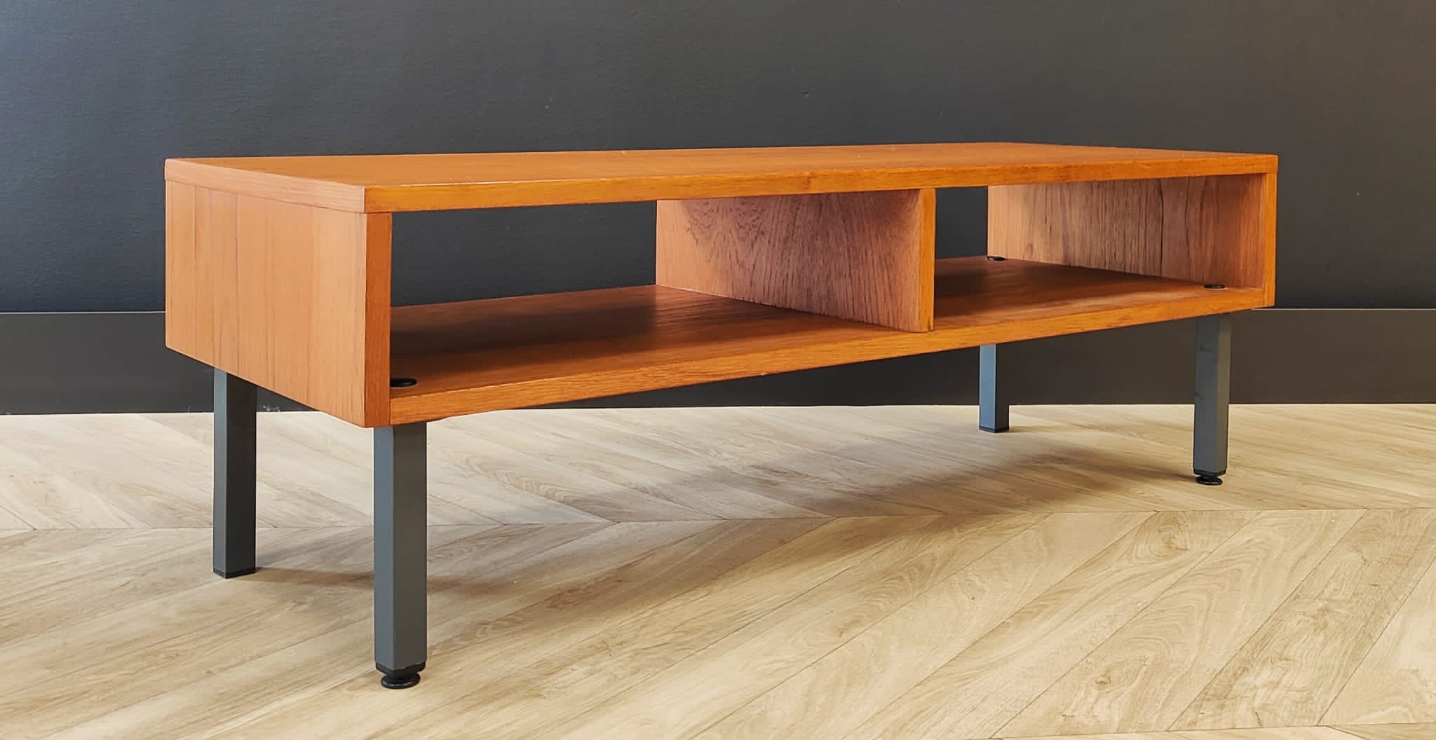 Mid Century Table | Vintage - coffee table, side table, TV cabinet