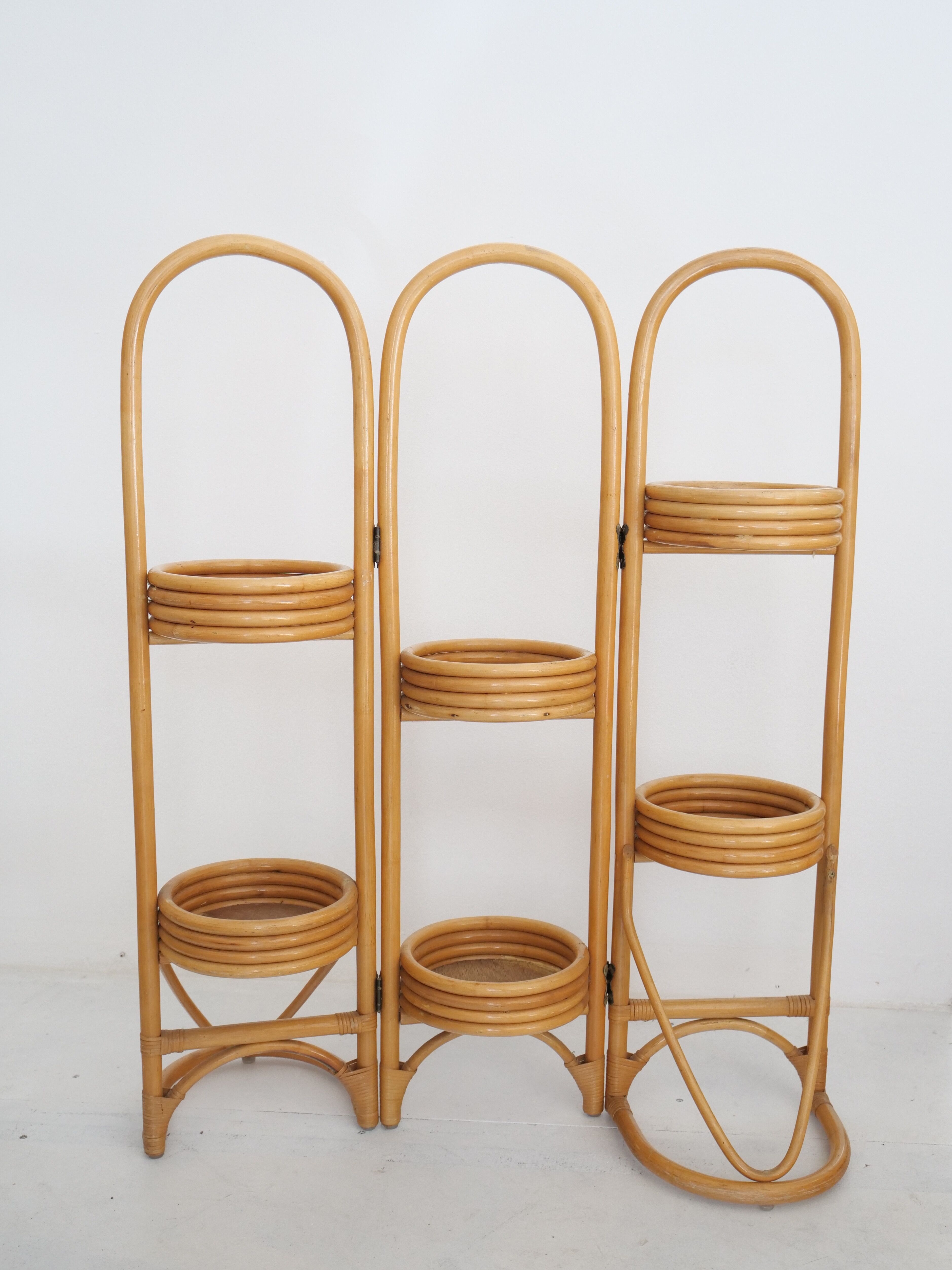 Rattan plant holder