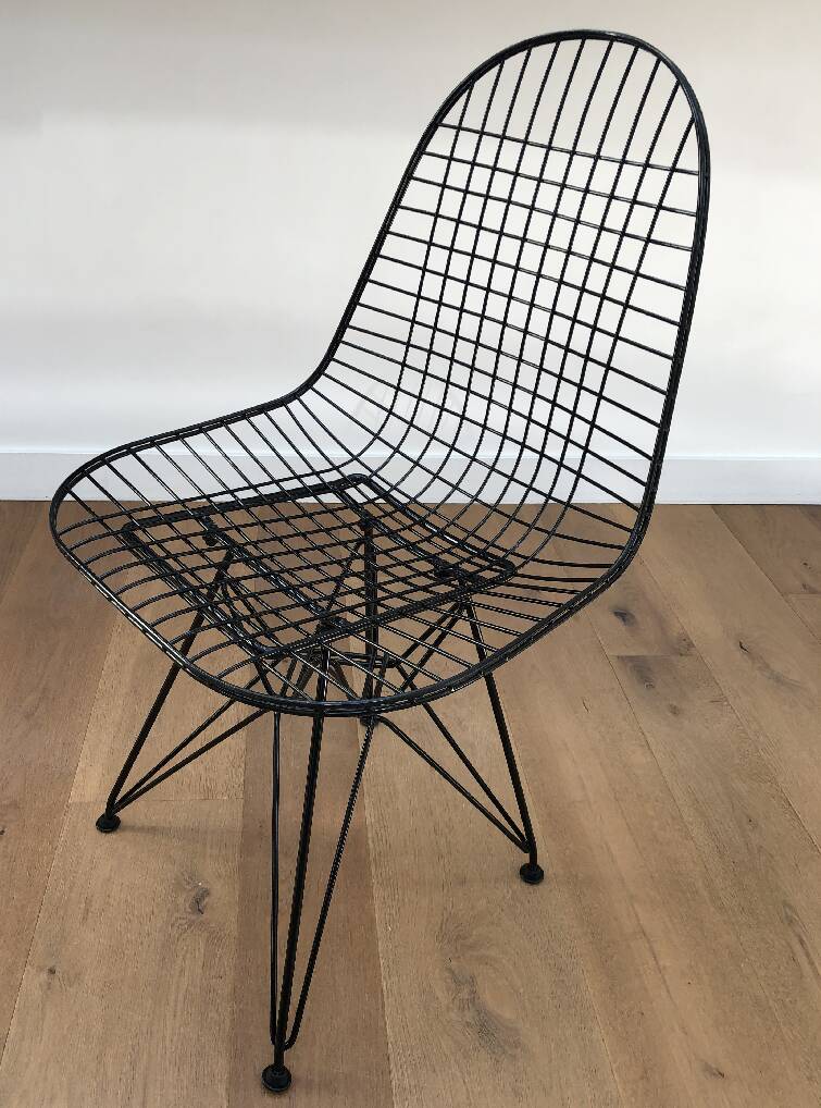 Set of 4 vintage black Eames chairs